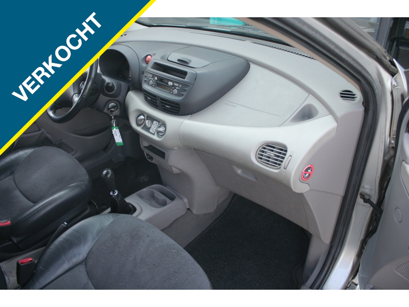 Foto van Nissan Almera Tino