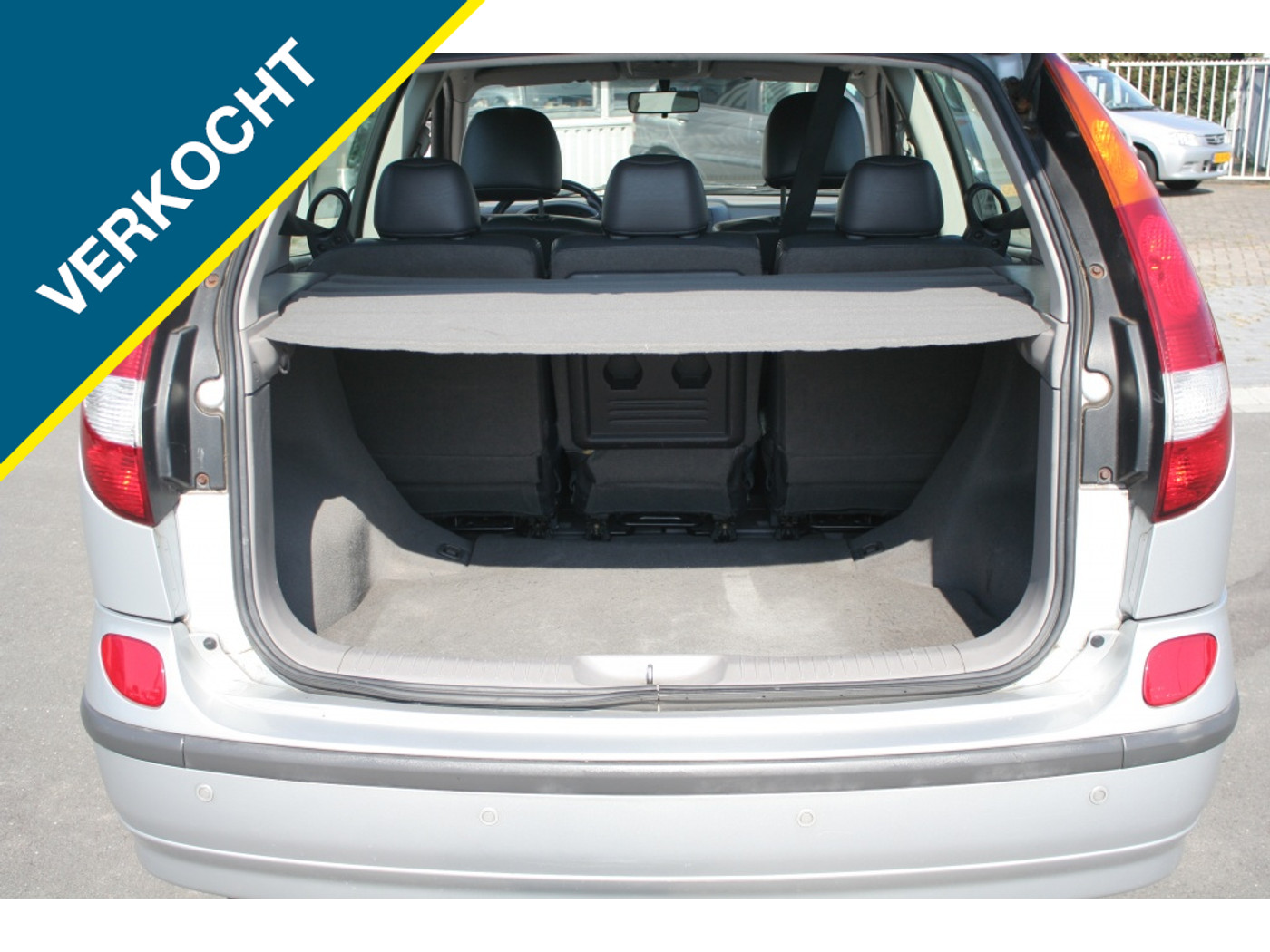 Foto van Nissan Almera Tino