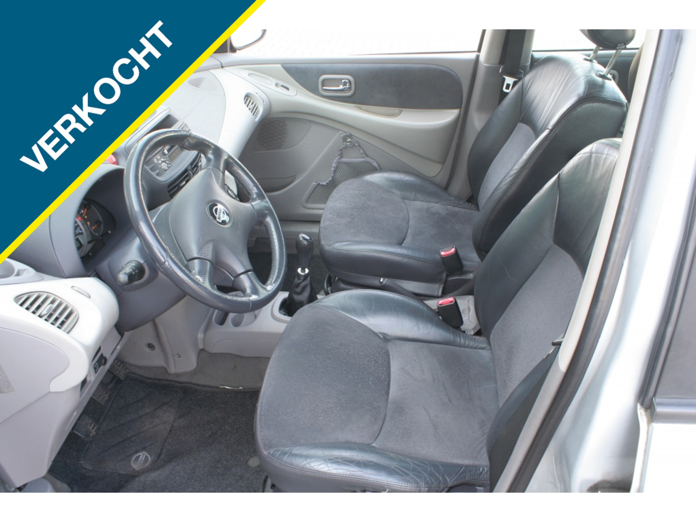 Foto van Nissan Almera Tino