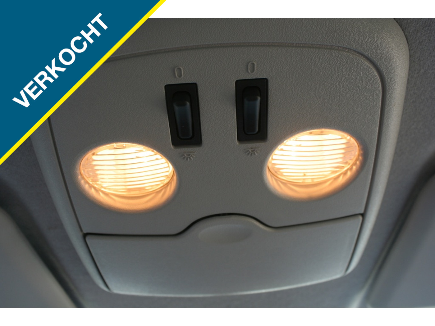 Foto van Nissan Almera Tino