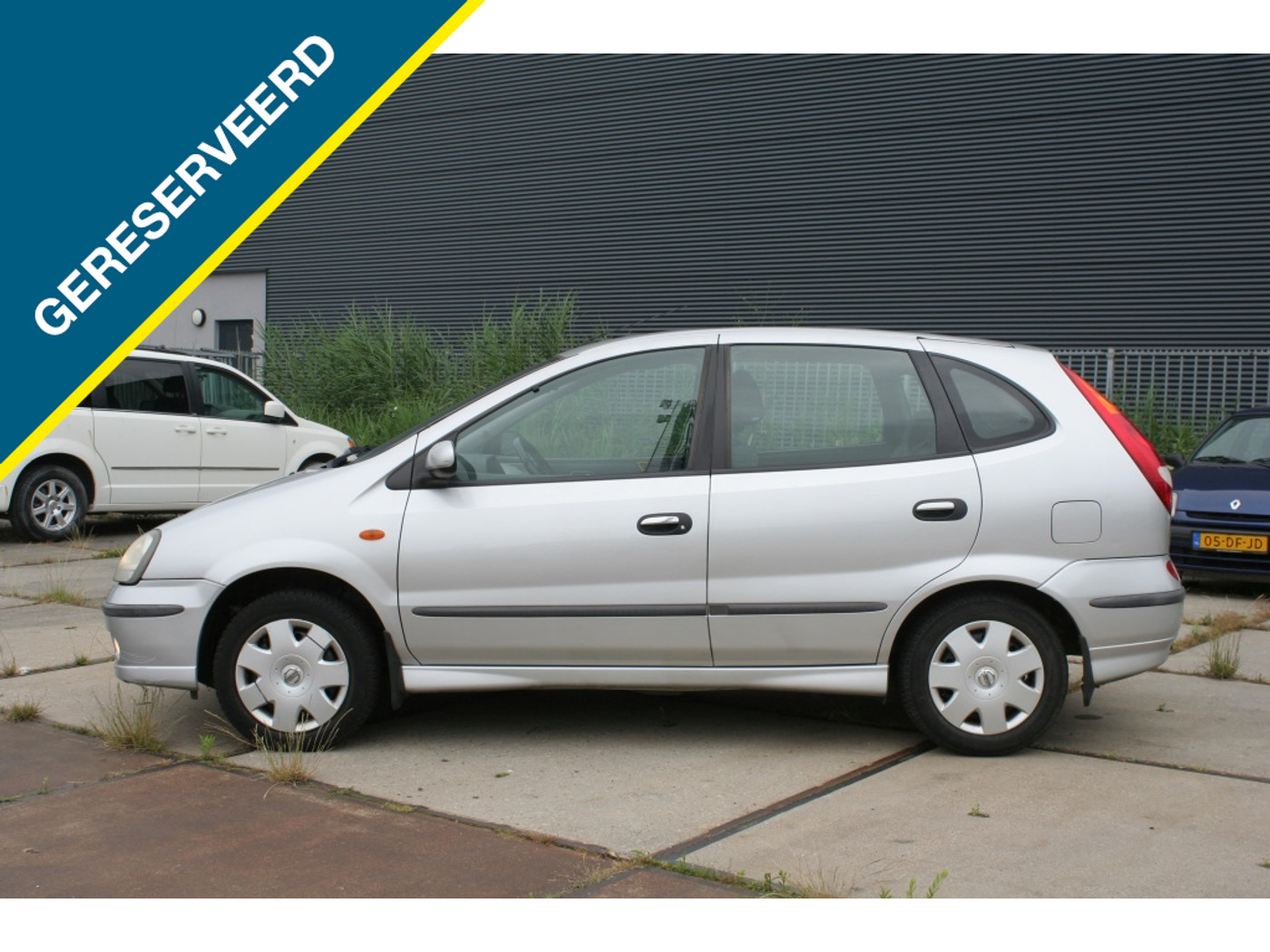 Foto van Nissan Almera Tino