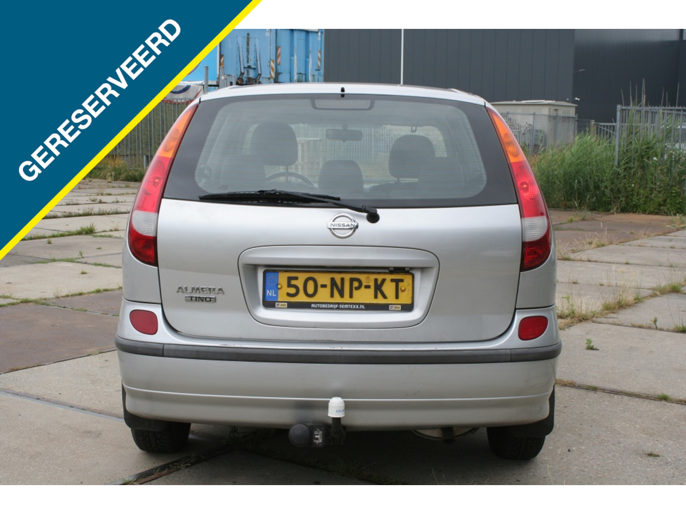 Foto van Nissan Almera Tino