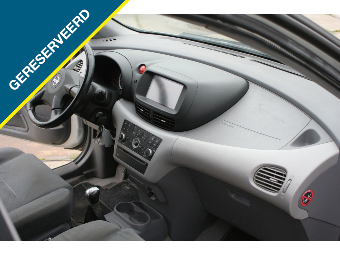 Foto van Nissan Almera Tino