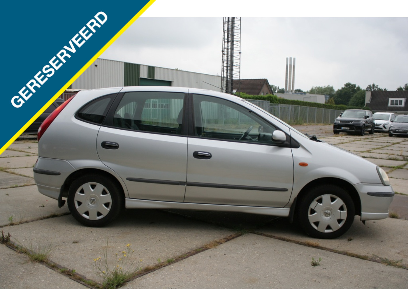 Foto van Nissan Almera Tino