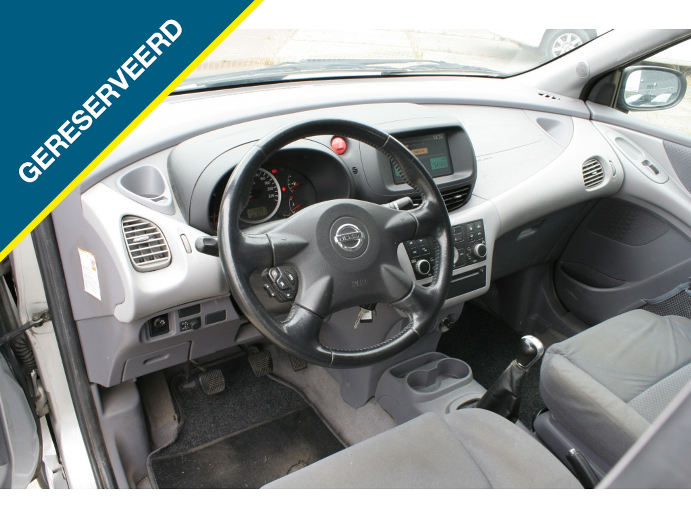 Foto van Nissan Almera Tino