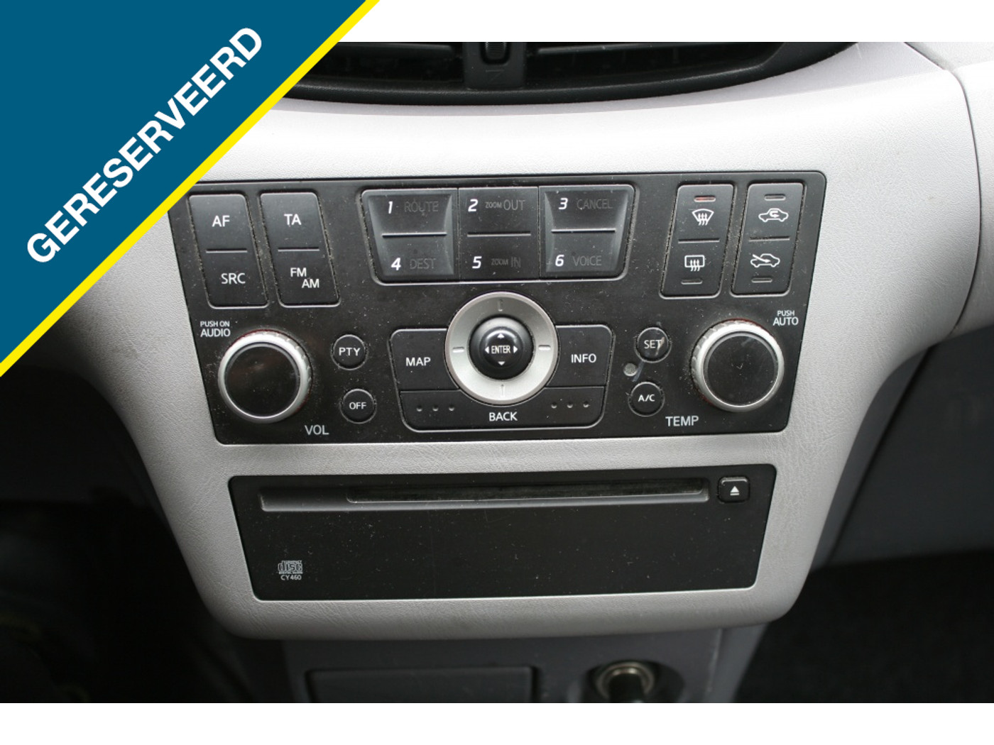 Foto van Nissan Almera Tino
