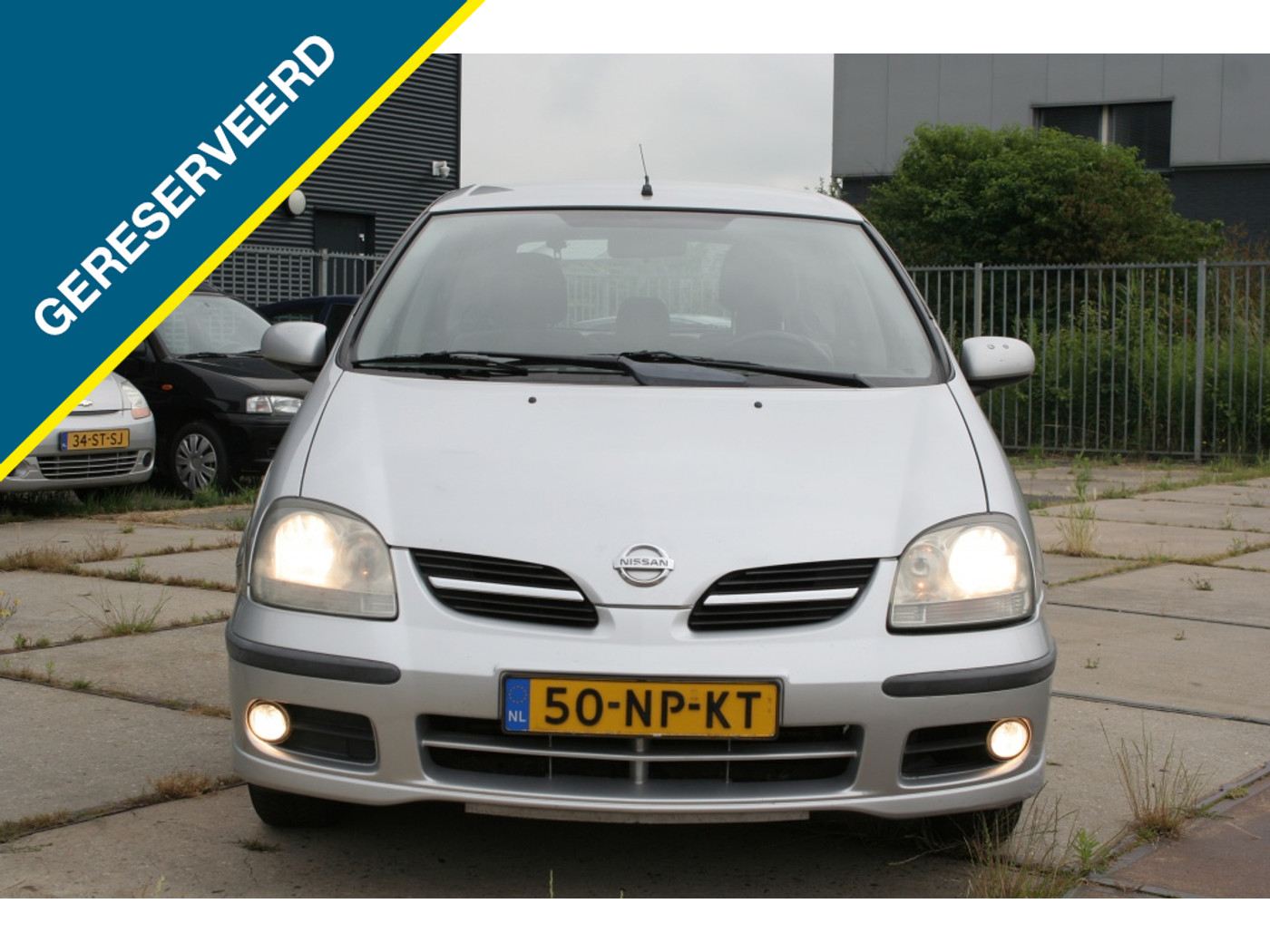 Nissan Almera Tino 1.8 Acenta 2003 - voorkant