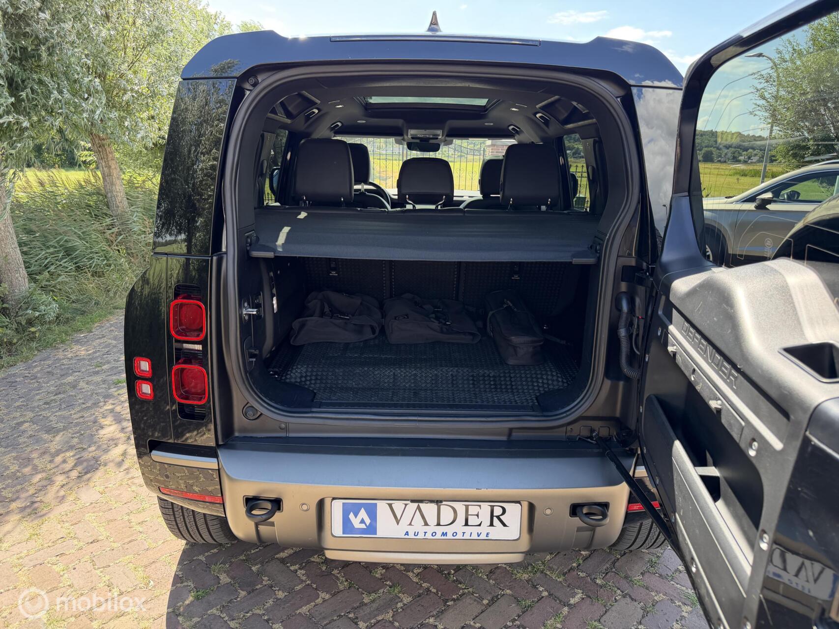 Foto van Land Rover Defender 110
