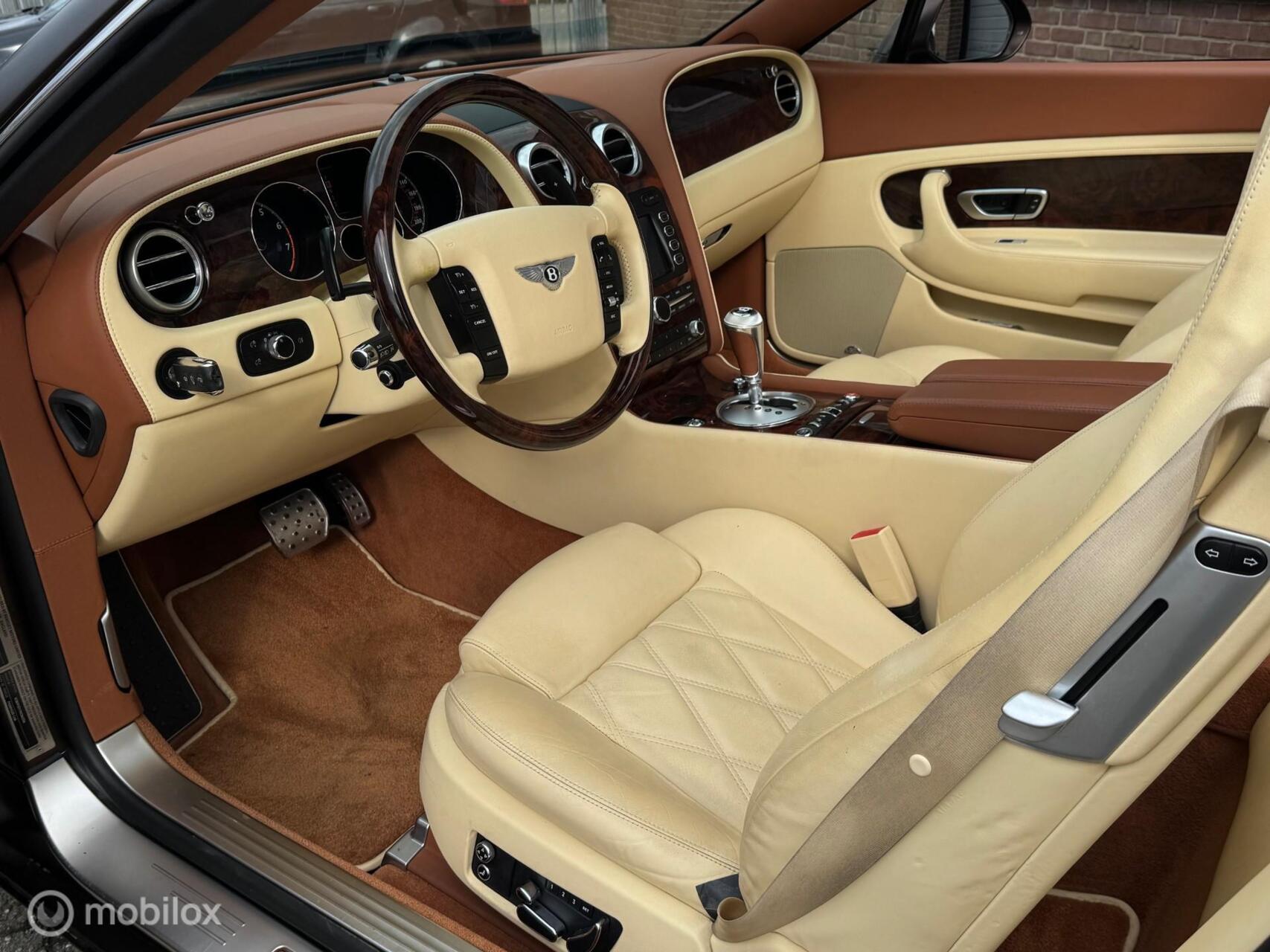 Foto van Bentley Continental GTC