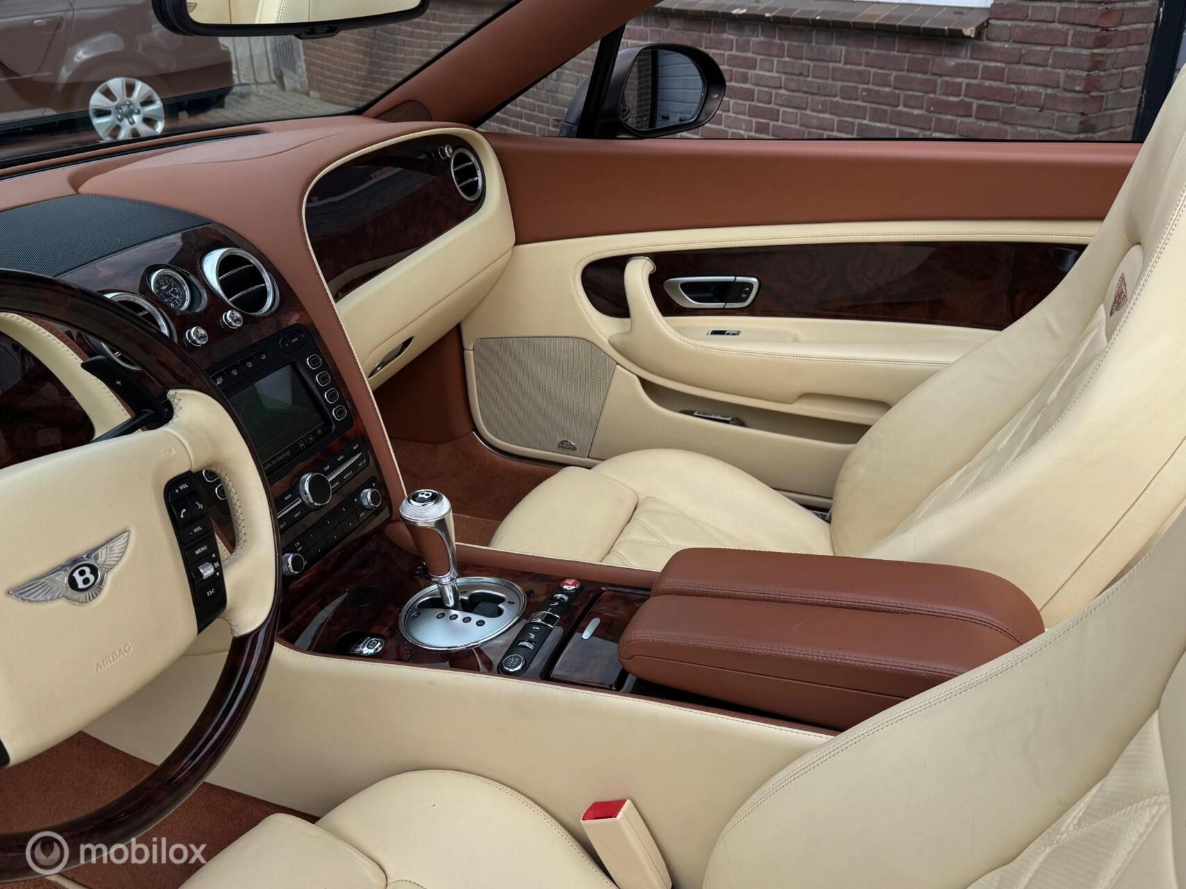 Foto van Bentley Continental GTC