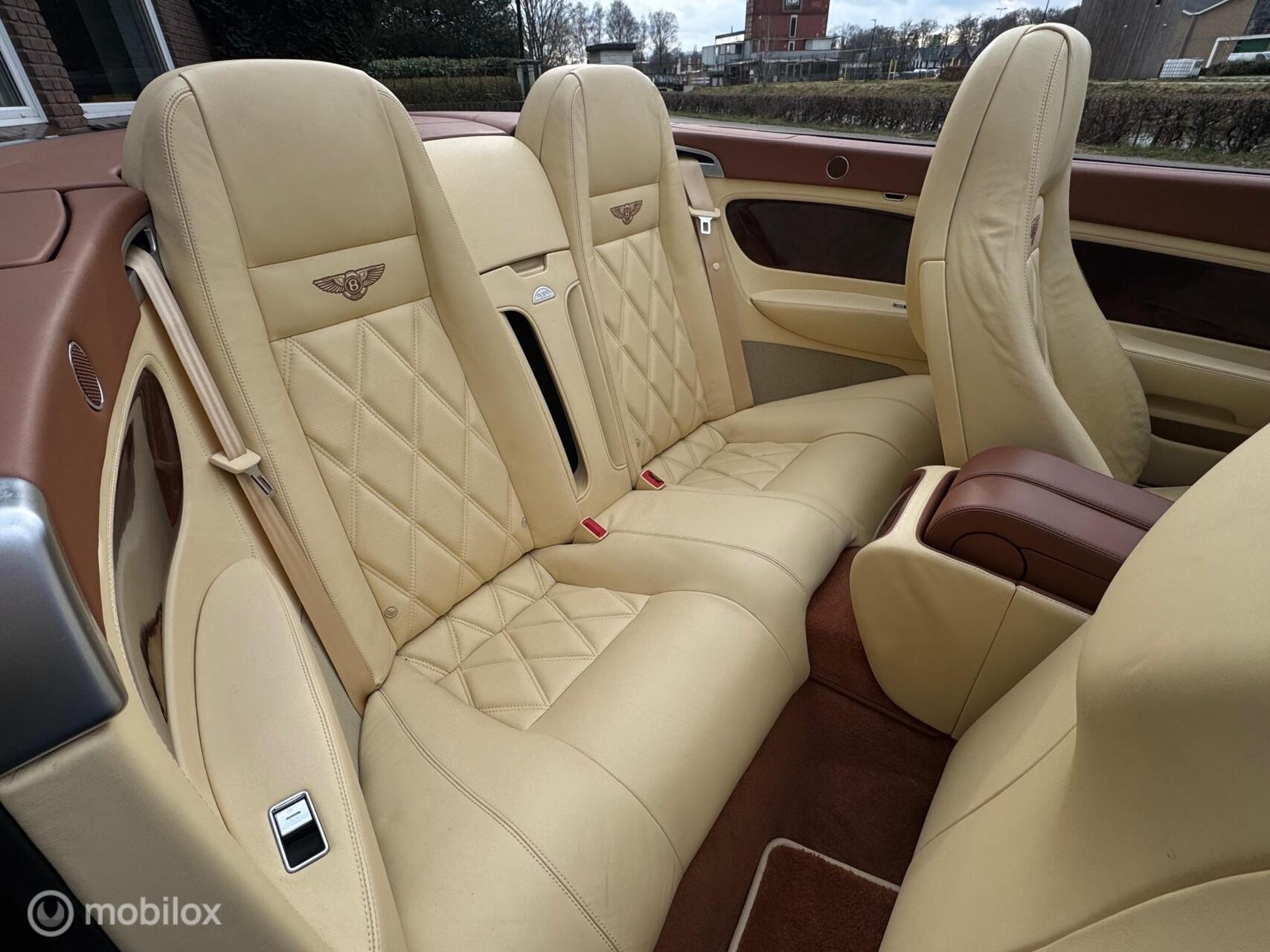 Foto van Bentley Continental GTC