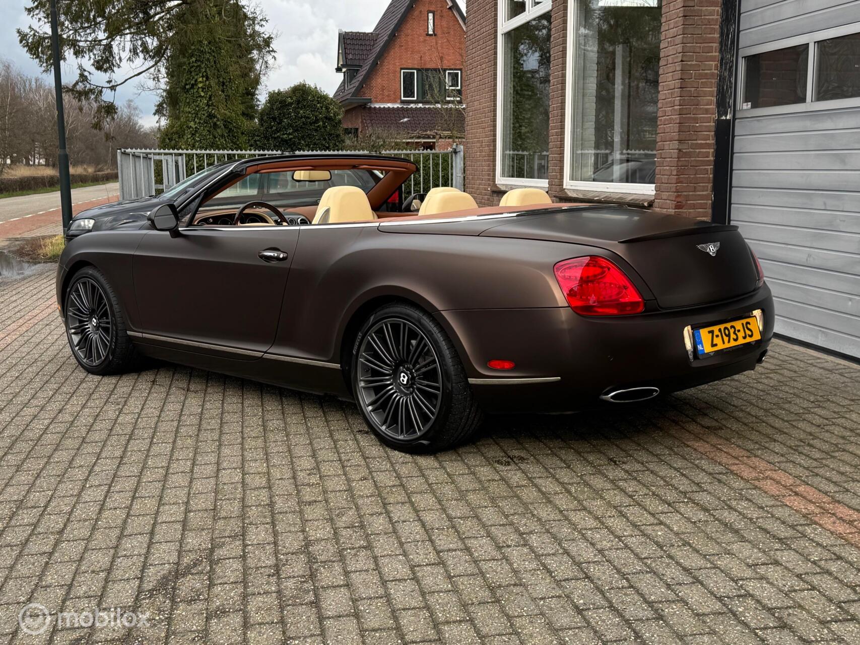 Foto van Bentley Continental GTC