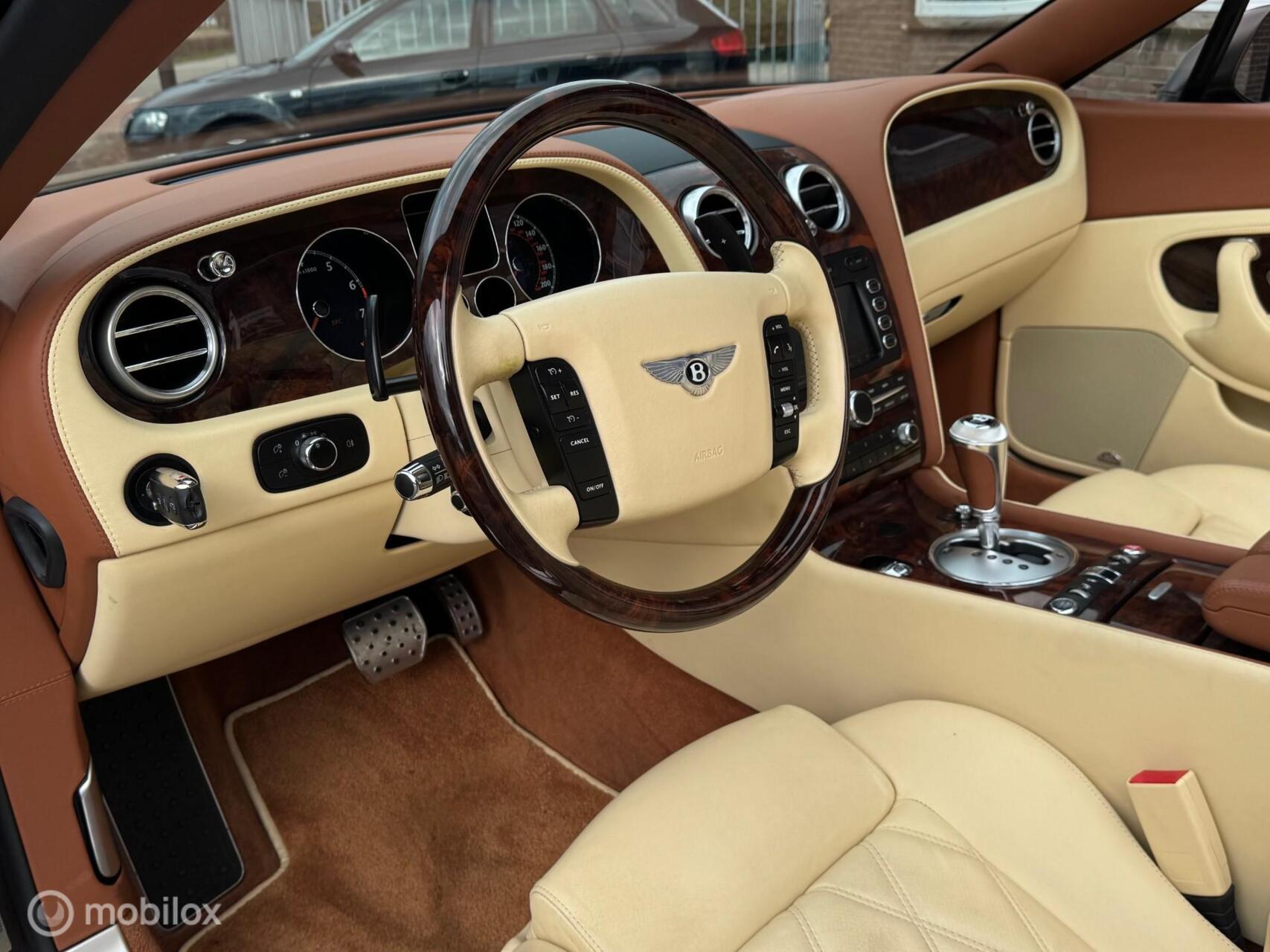 Foto van Bentley Continental GTC