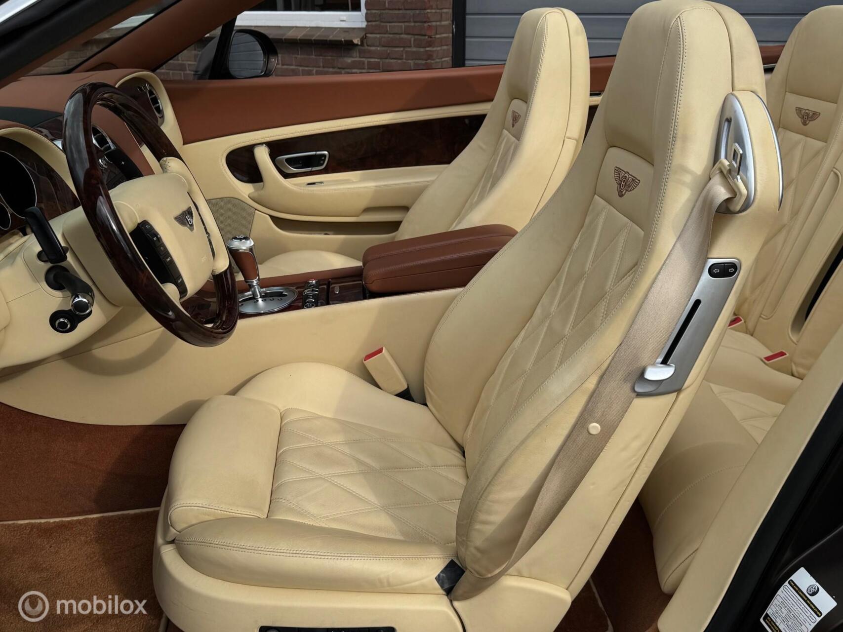 Foto van Bentley Continental GTC