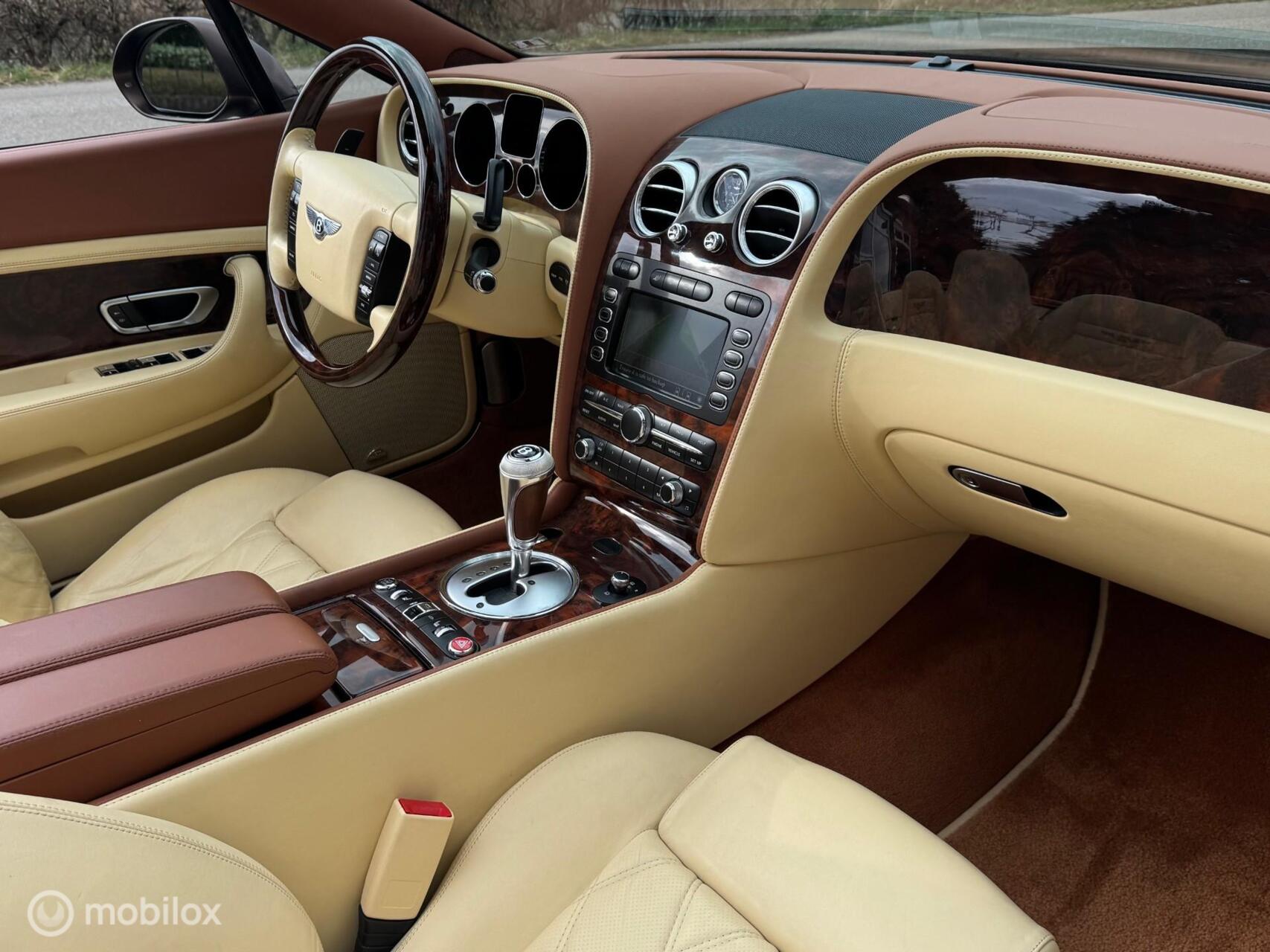Foto van Bentley Continental GTC