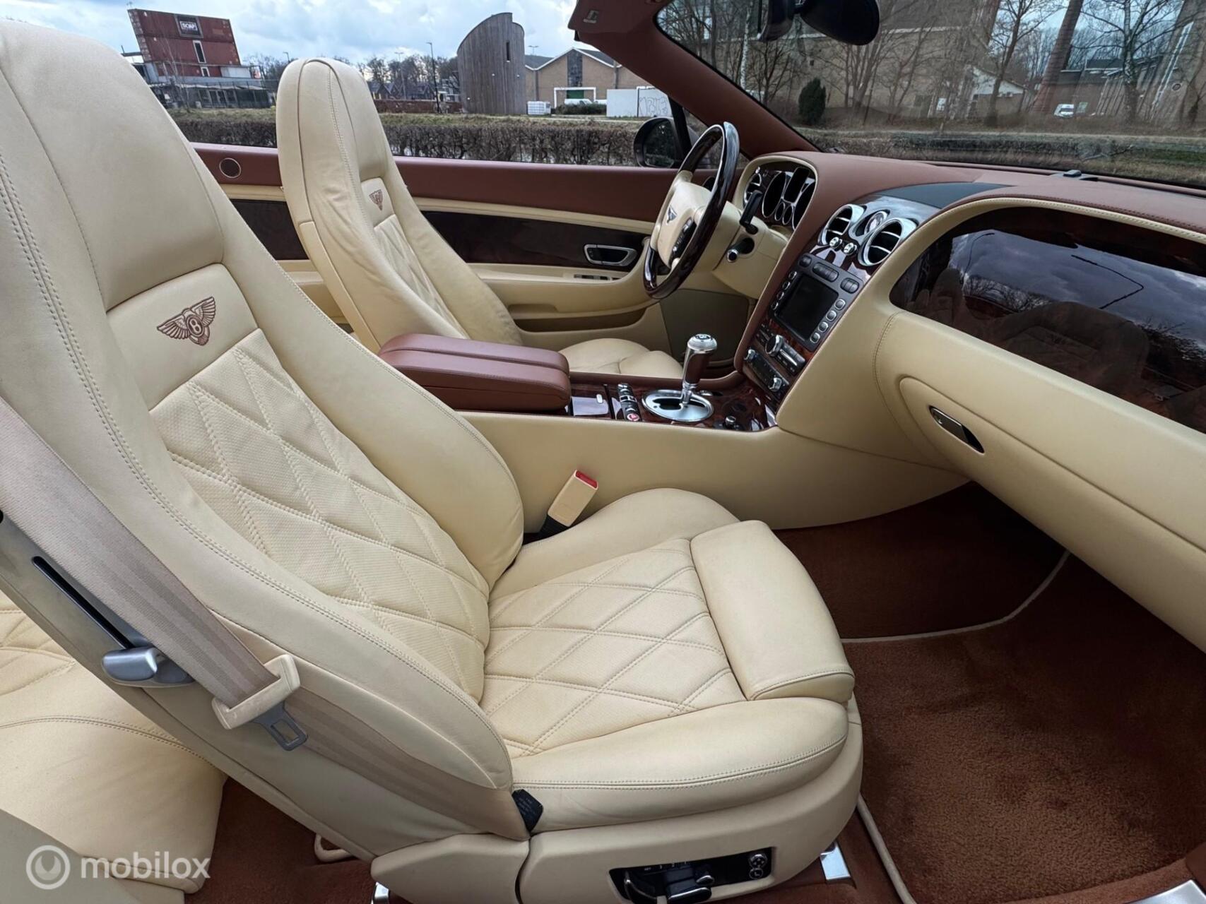 Foto van Bentley Continental GTC