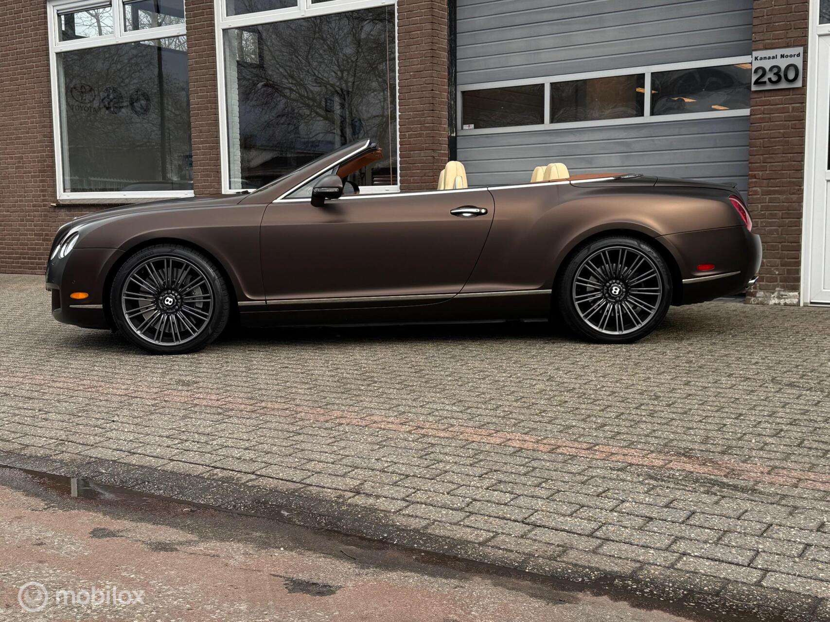 Foto van Bentley Continental GTC