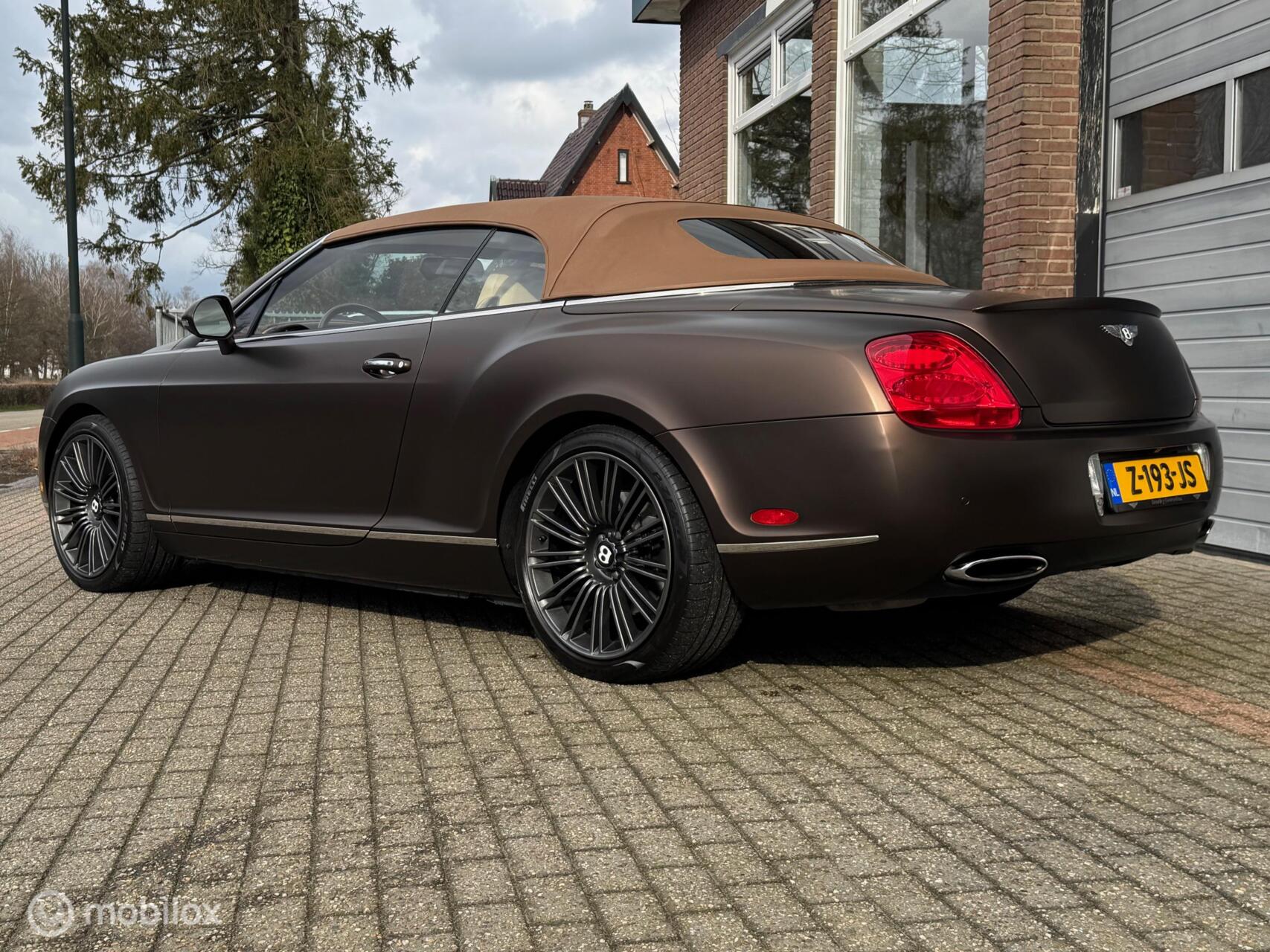 Foto van Bentley Continental GTC