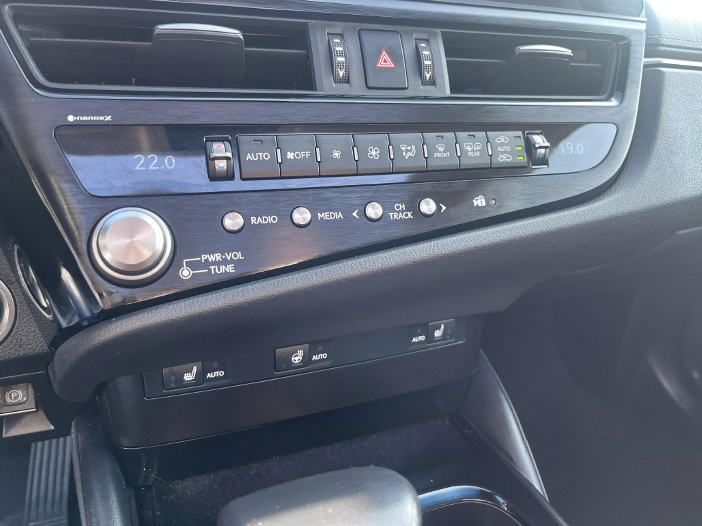 Foto van Lexus Lexus Es300h