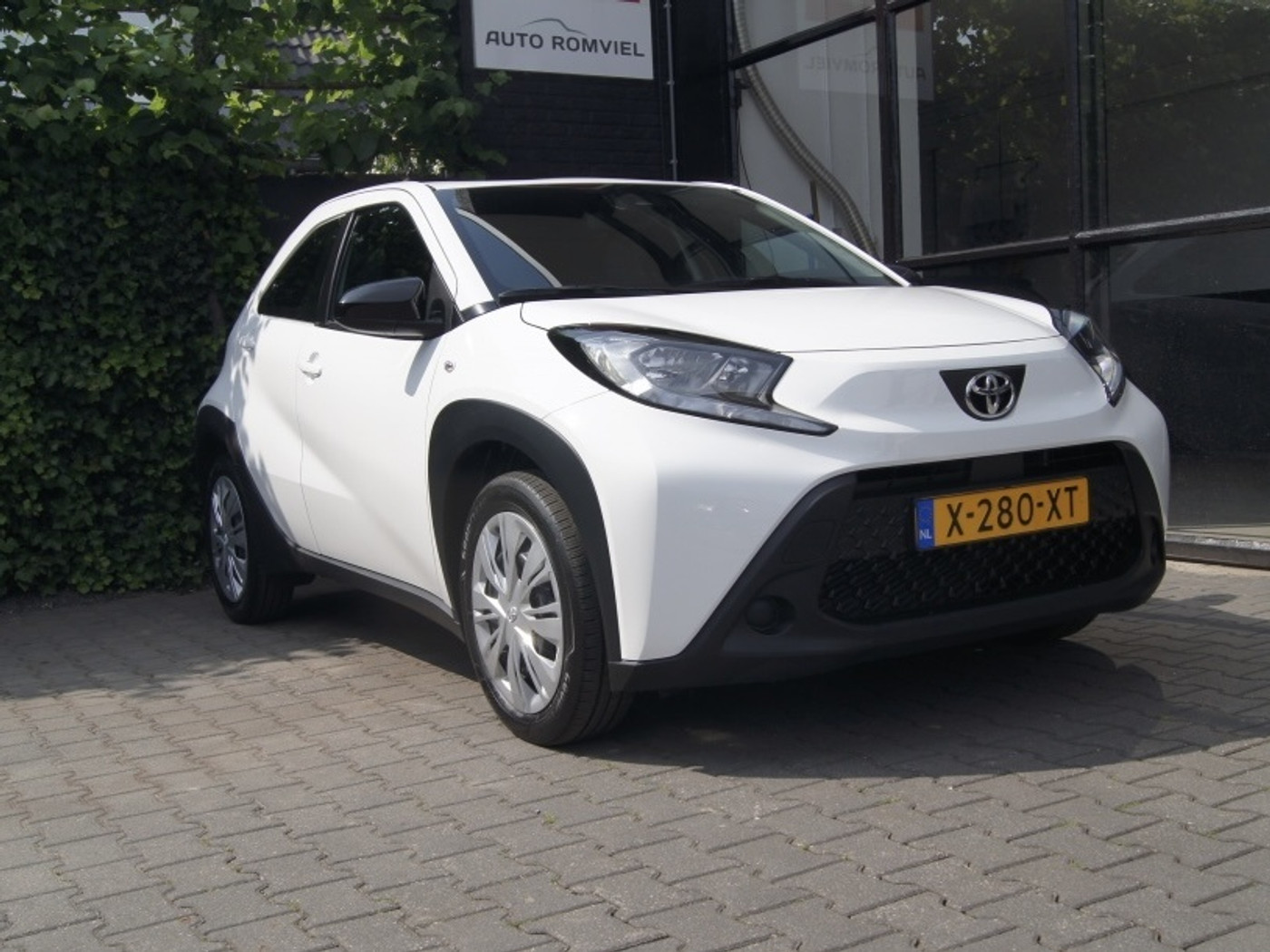 Toyota Aygo X 1.0 VVT-i MT Play 2024 - voorkant