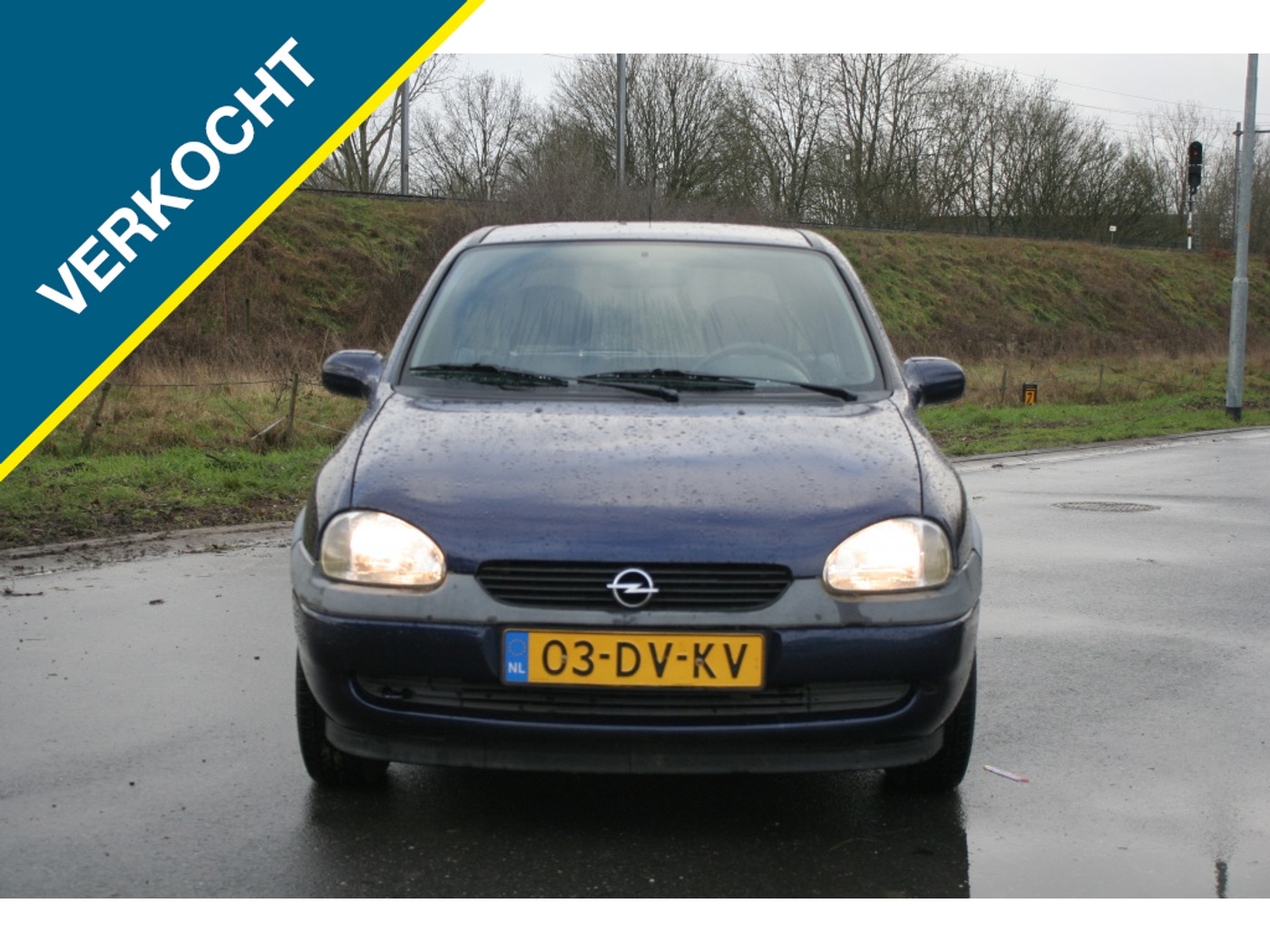 Opel Corsa-b 1.2i-16V Onyx 2000 - voorkant