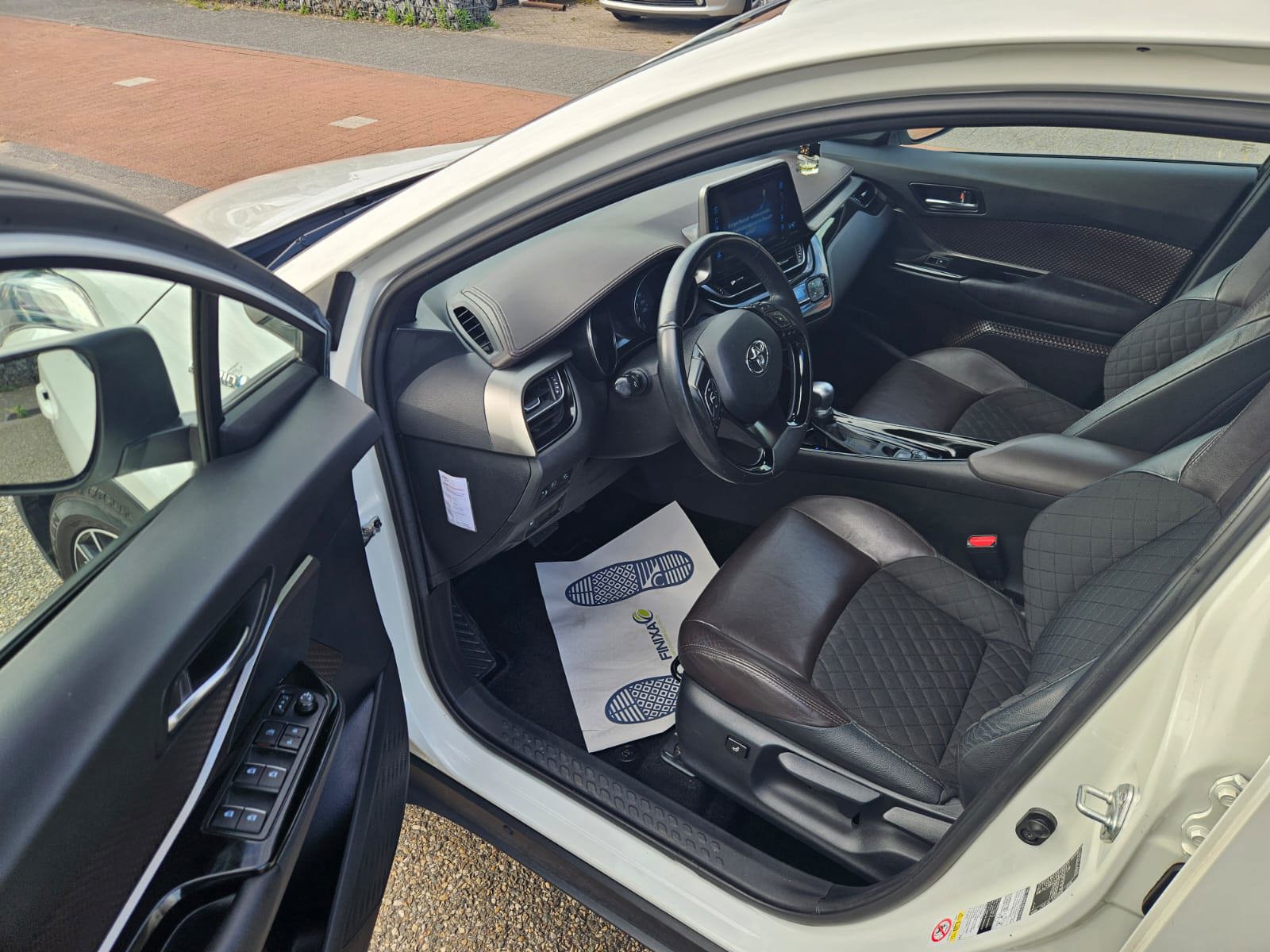 Foto van Toyota Toyota C-hr