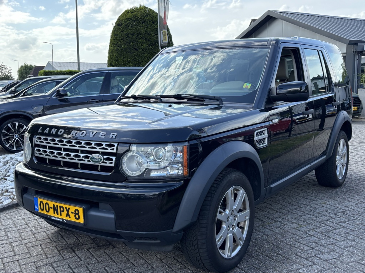 Land Rover Discovery 4 3.0 TDV6 Zwart 2010 Trekhaak OH Historie 2010 - voorkant