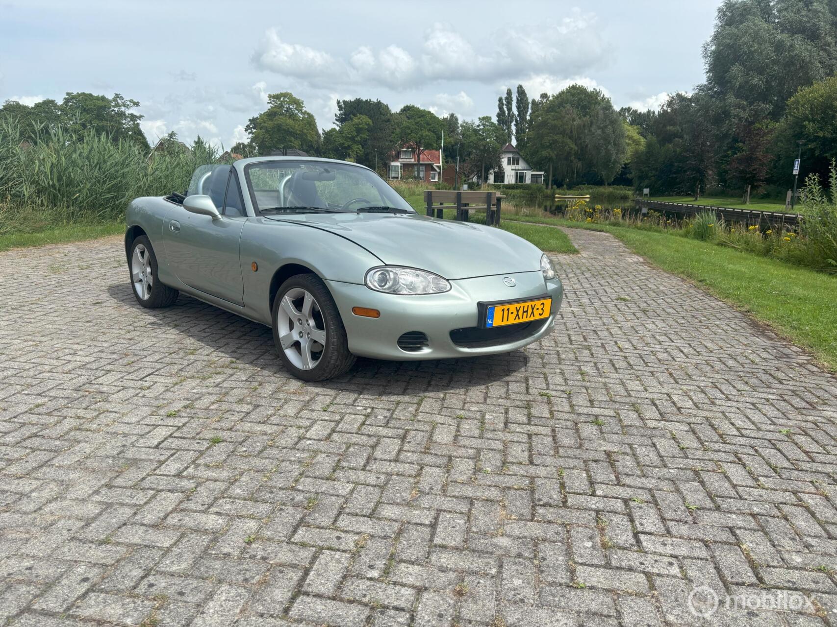 Mazda Mx-5 1.6i Exclusieve  met 104.949  km op de teler 2003 - voorkant