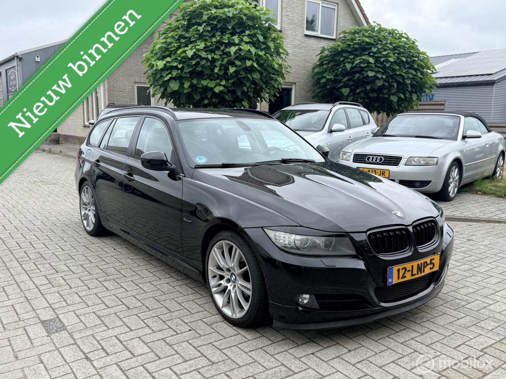 BMW 318i 318i Automaat! M pakket! 2010 - voorkant
