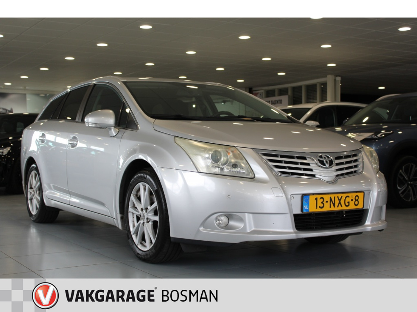 Toyota Toyota Avensis 1.6 VVTi Business/CAMERA/NAVIGATIE/CRUISE 2011 - voorkant