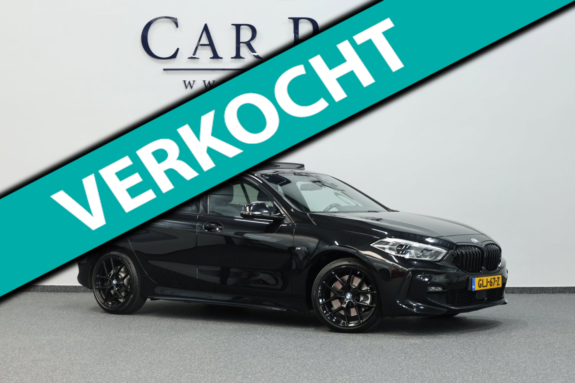 BMW 120i 120i M-SPORT 178+PK LED+XENON/HUD/VIRTUAL/SFEER/PANORAMADAK/HALF LEDER+S.VERWARMING/LMV/CRUISE/ECC/12 MDN GARANTIE! 2021 - voorkant