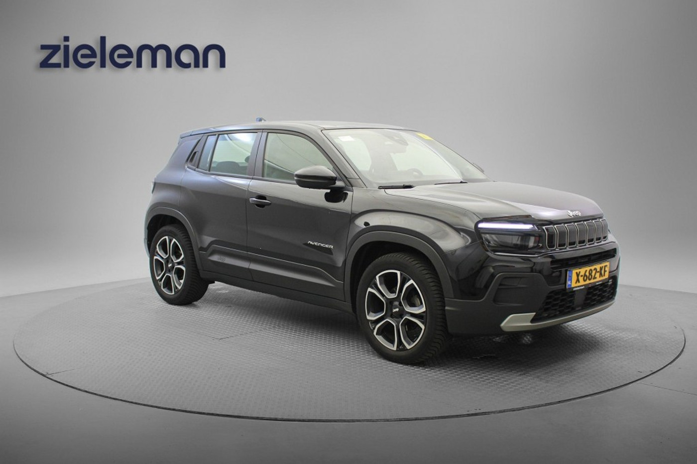 Jeep Avenger 1.2 Altitude - Carplay, Navi, Cruise 2023 - voorkant