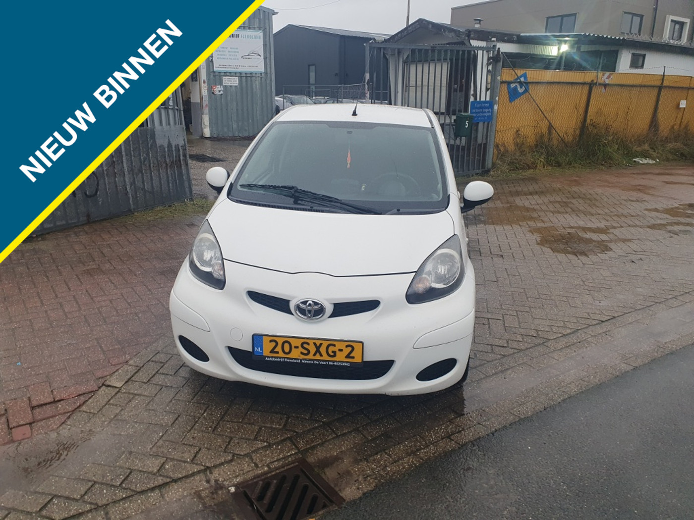 Toyota Toyota Aygo 1.0-12V Dyn. Nav. 2011 - voorkant