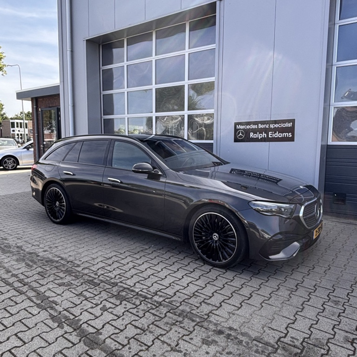 Mercedes-Benz E 300 E 300 e AMG L. 2023 - voorkant
