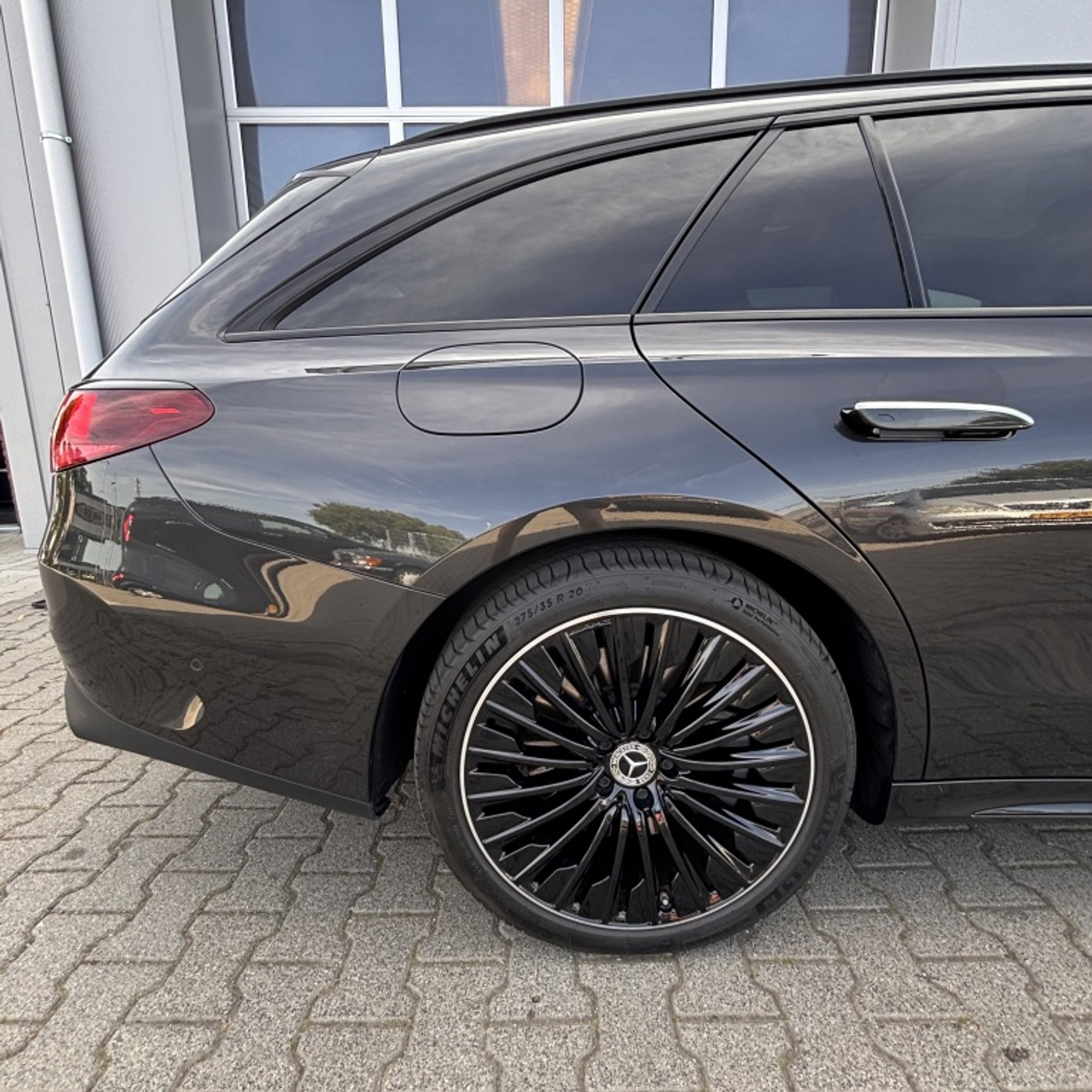 Foto van Mercedes-Benz E 300 E