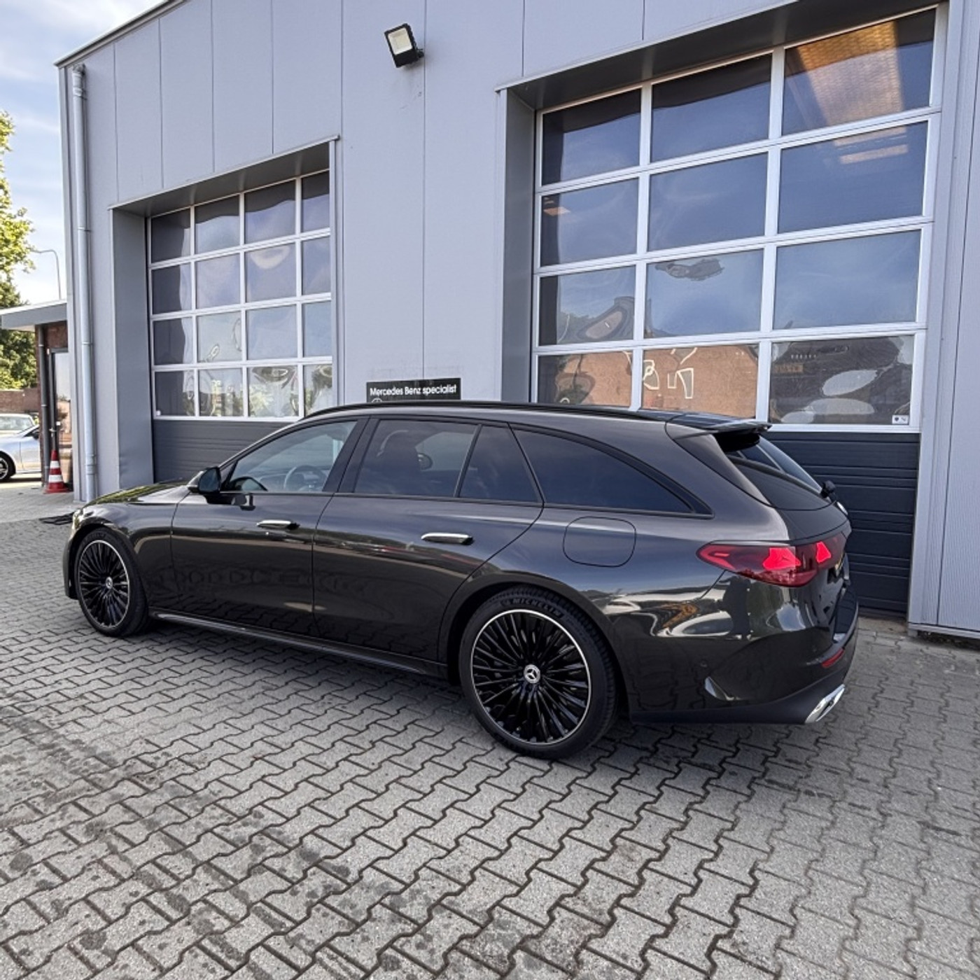 Foto van Mercedes-Benz E 300 E