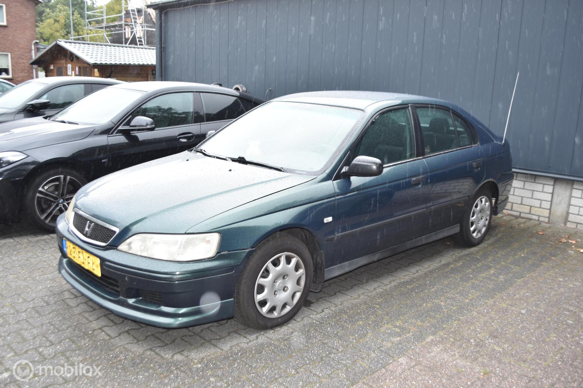 Honda Accord Hatchback 1.8i LS 2000 - voorkant