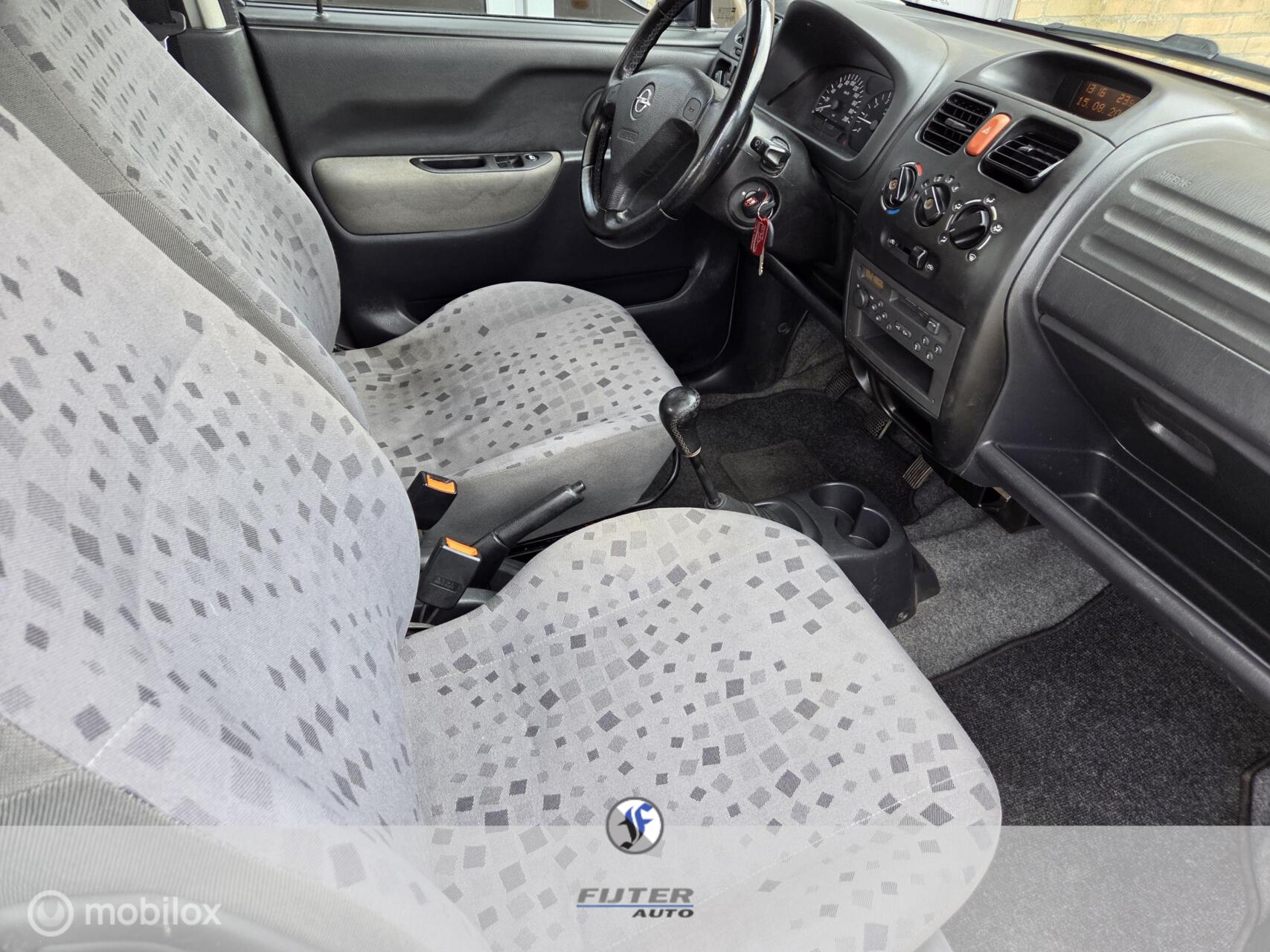 Foto van Opel Agila