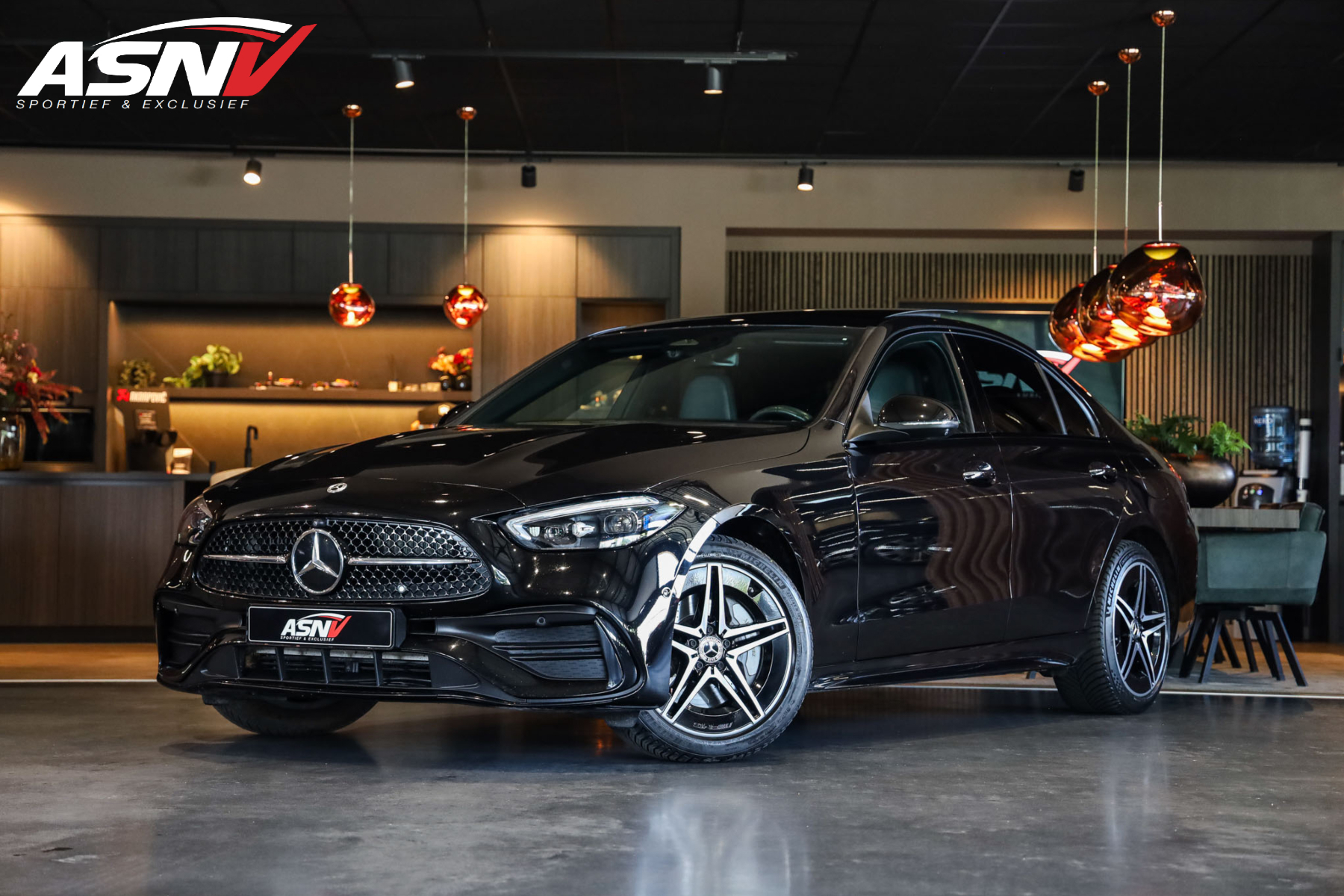 Mercedes-Benz C 300 E 300 e AMG Line/In/Exterieur, 313 PK, Pano/Dak, Night/Pakket, Adapt.Cruise/Control, 360/Camera, LED, 89DKM!! 2024 - voorkant