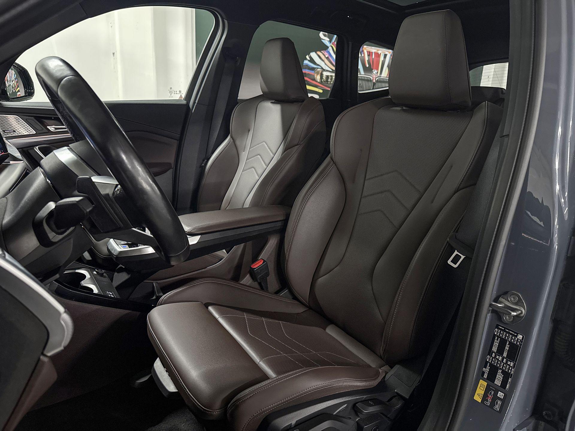 Foto van BMW Ix1 Edrive20