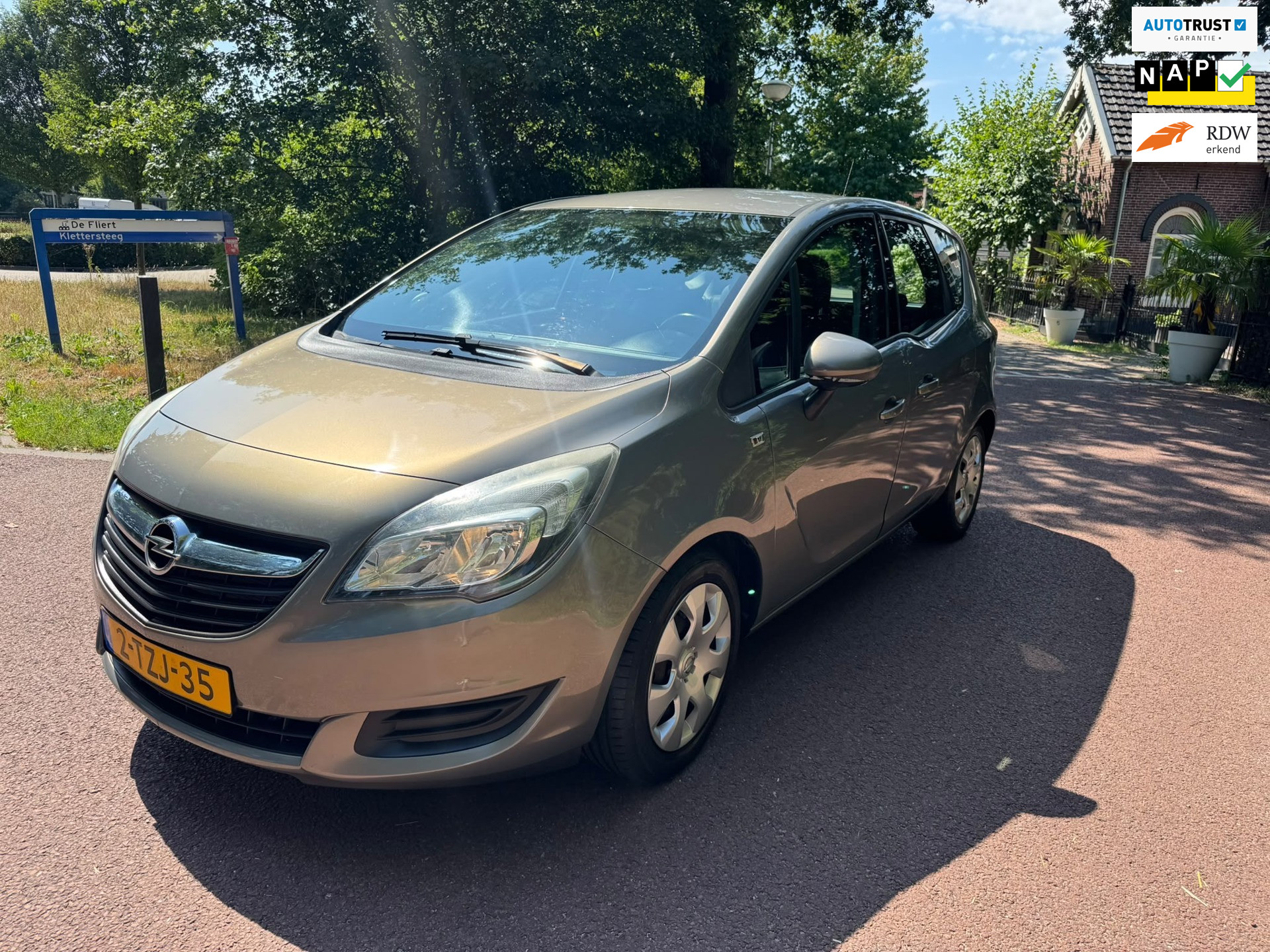 Opel Meriva 1.4 Turbo Berlin / Airco / NAP / Apk / Trekhaak / Aux / Lm / 2014 - voorkant