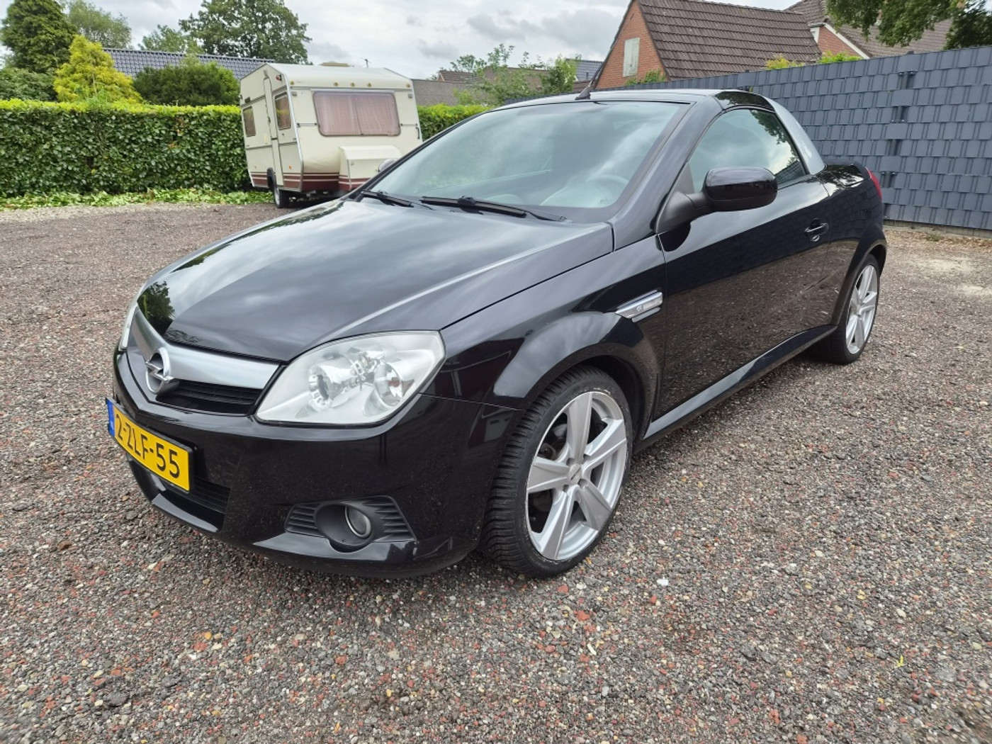 Opel Tigra 1.4-16V Enjoy Nw apk + Airco !! 2005 - voorkant