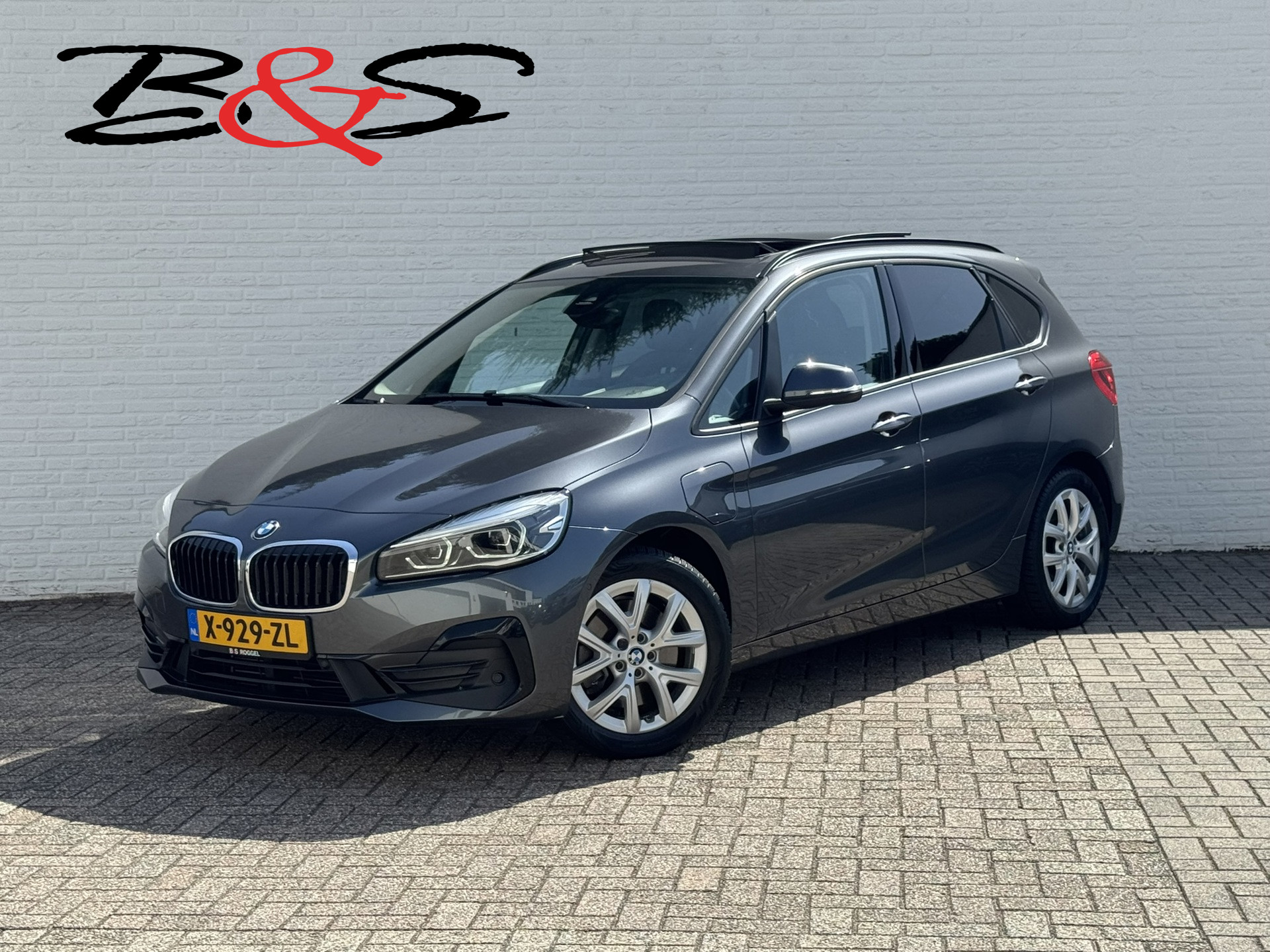 BMW 225xe Iperformance 225xe iPerformance High Executive Camera Panodak Clima Stoelverw All-Season 2019 - voorkant