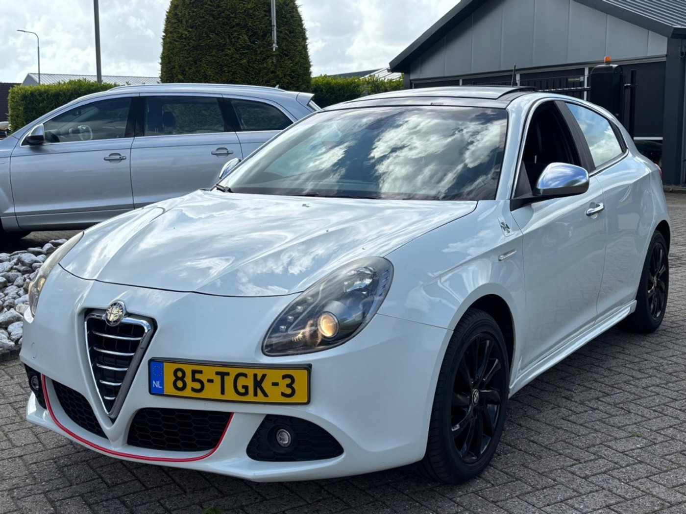 Alfa Romeo Giulietta 1.4 T Distinctive 2012 - voorkant