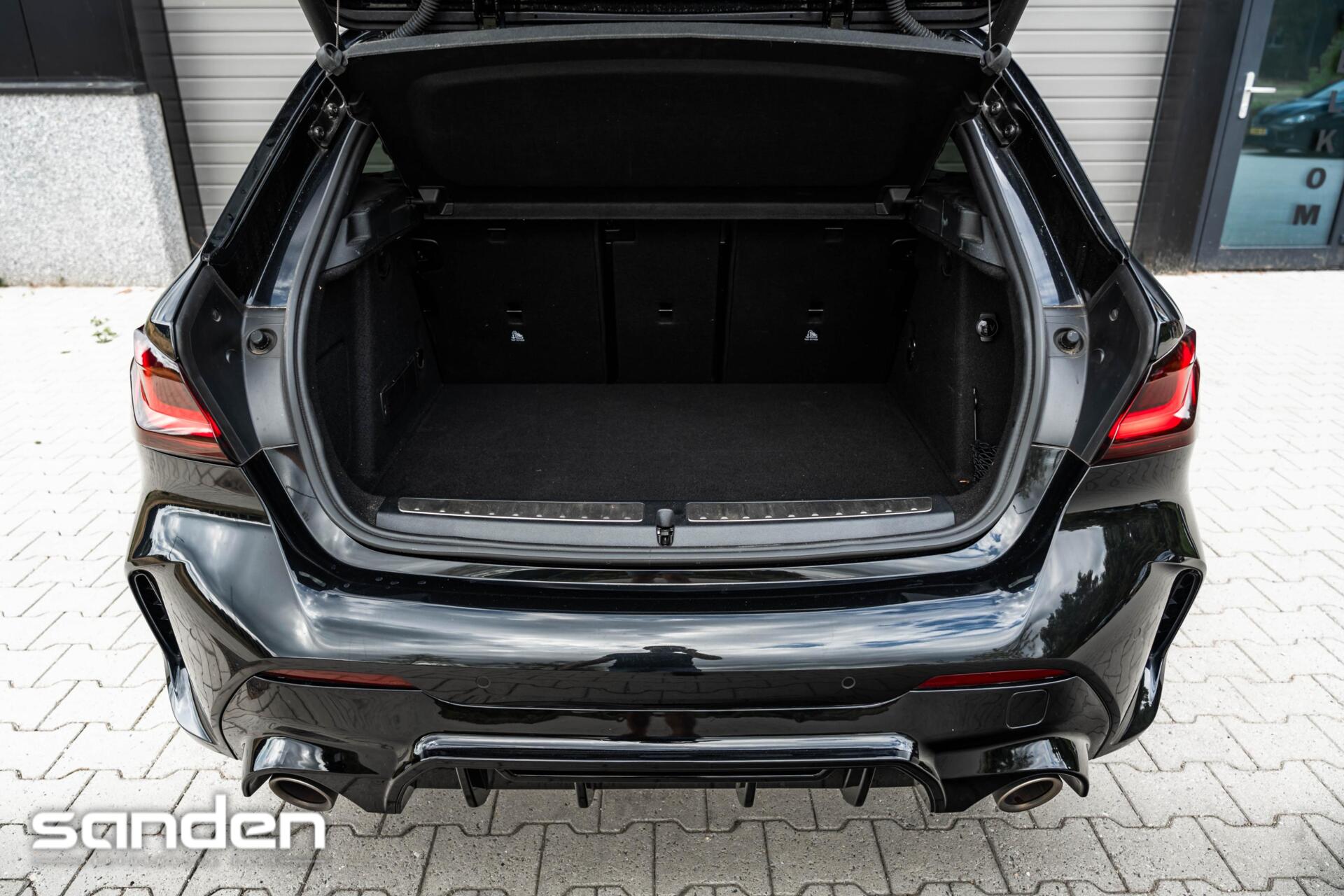 Foto van BMW M135i xDrive