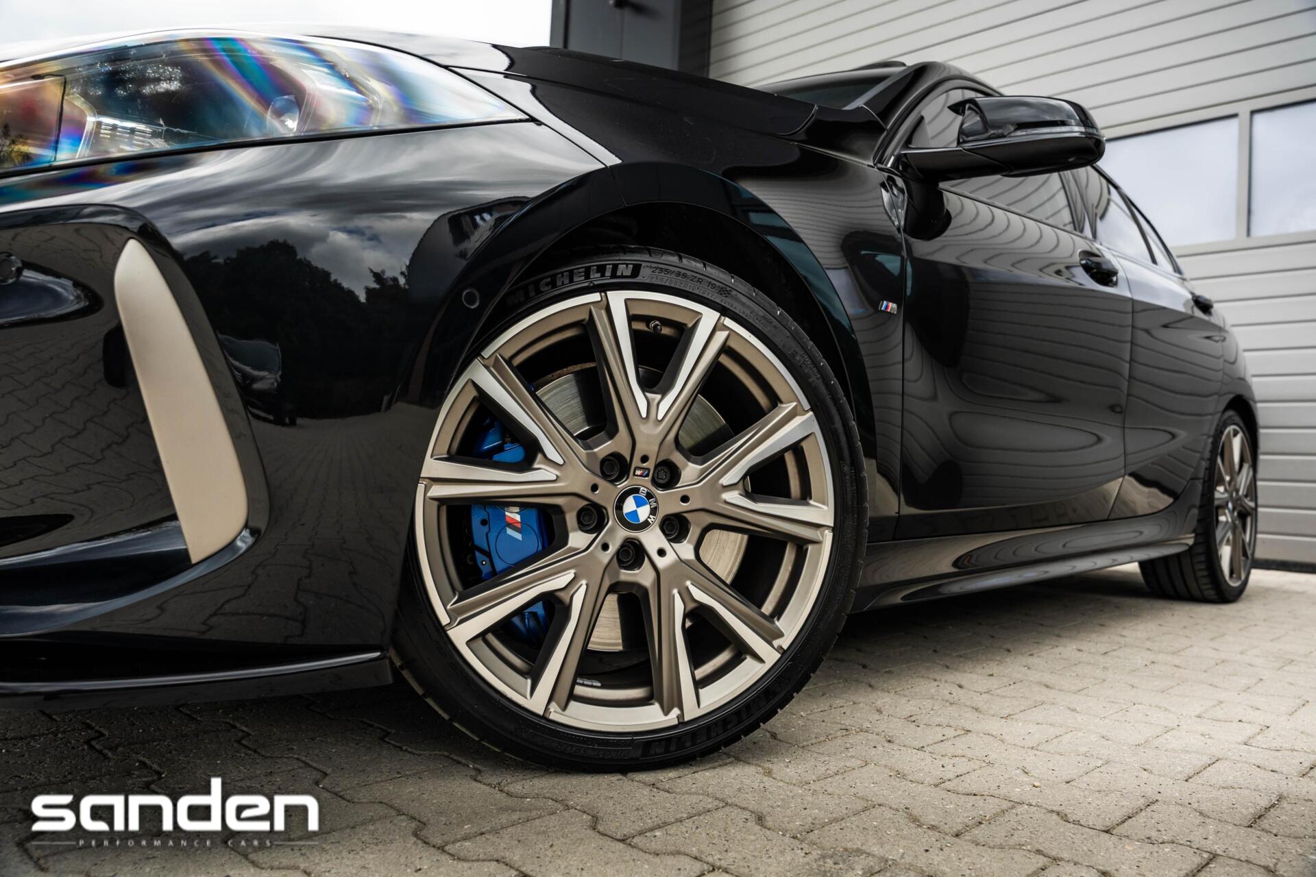 Foto van BMW M135i xDrive