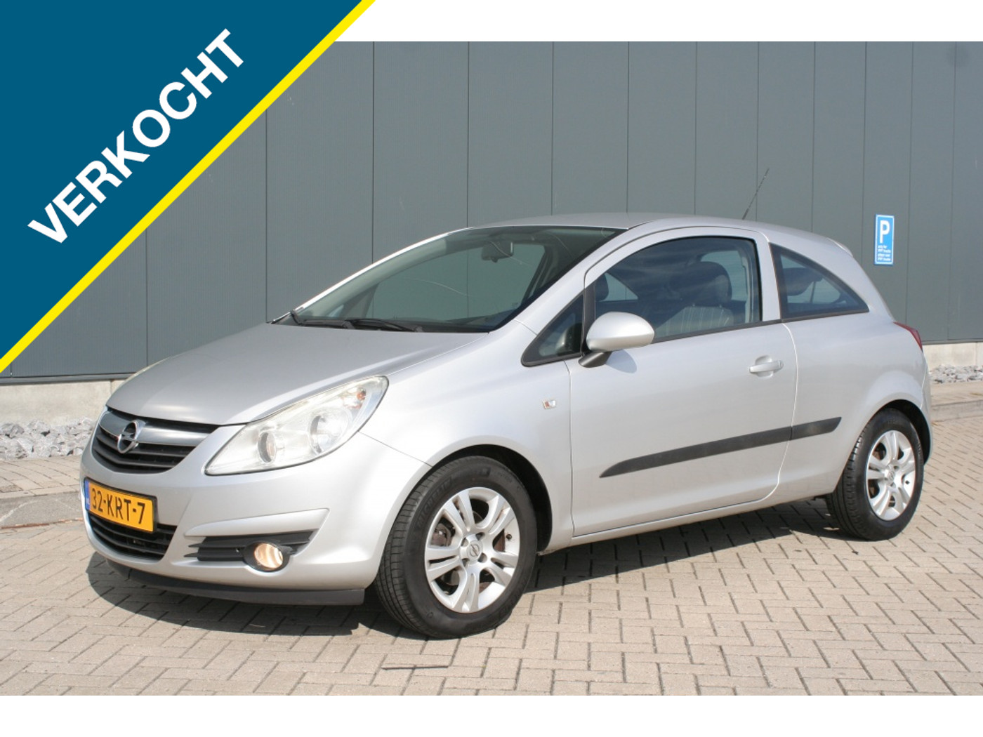 Opel Corsa 1.2-16V Enjoy 2010 - voorkant