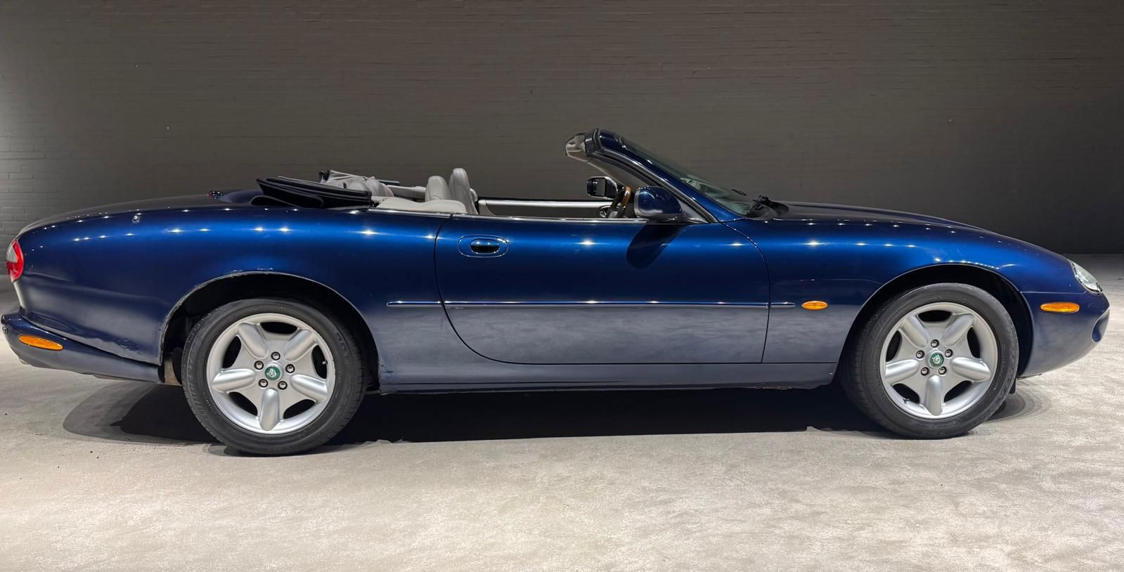 Jaguar Jaguar Xk8 Convertible 4.0 V8 Convertible 1997 - voorkant