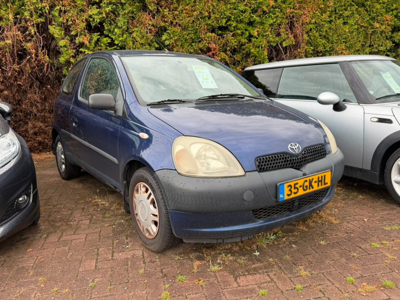 Toyota Toyota Yaris 1.0-16V VVT-I Terra 68pk. Airco/Radio/CD/APK 11-04-2027 2001 - voorkant
