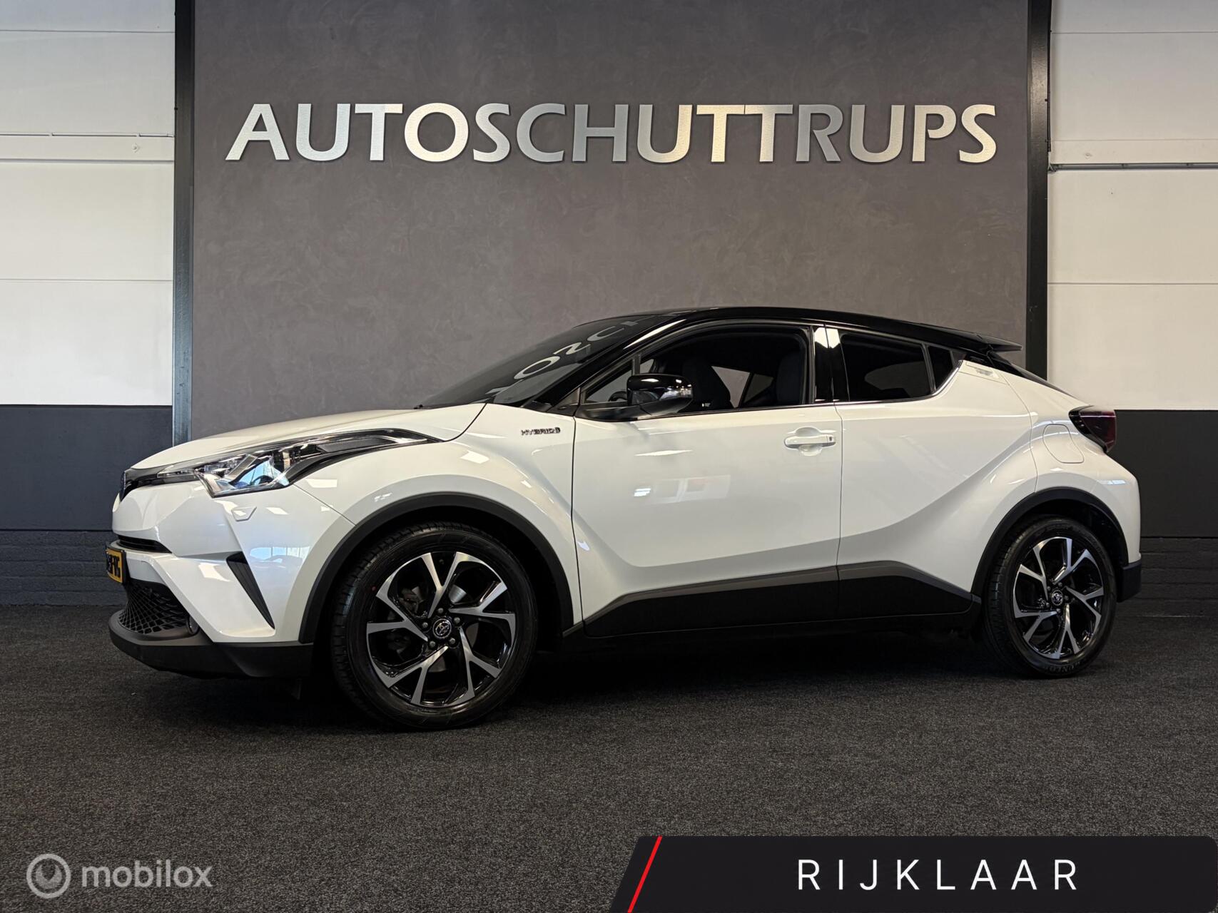 Toyota Toyota C-hr 1.8 Hybrid Bi-Tone LED / STOELVERW. / STUURVERW. / CAMERA / CARPLAY MEDIA / 2018 - voorkant
